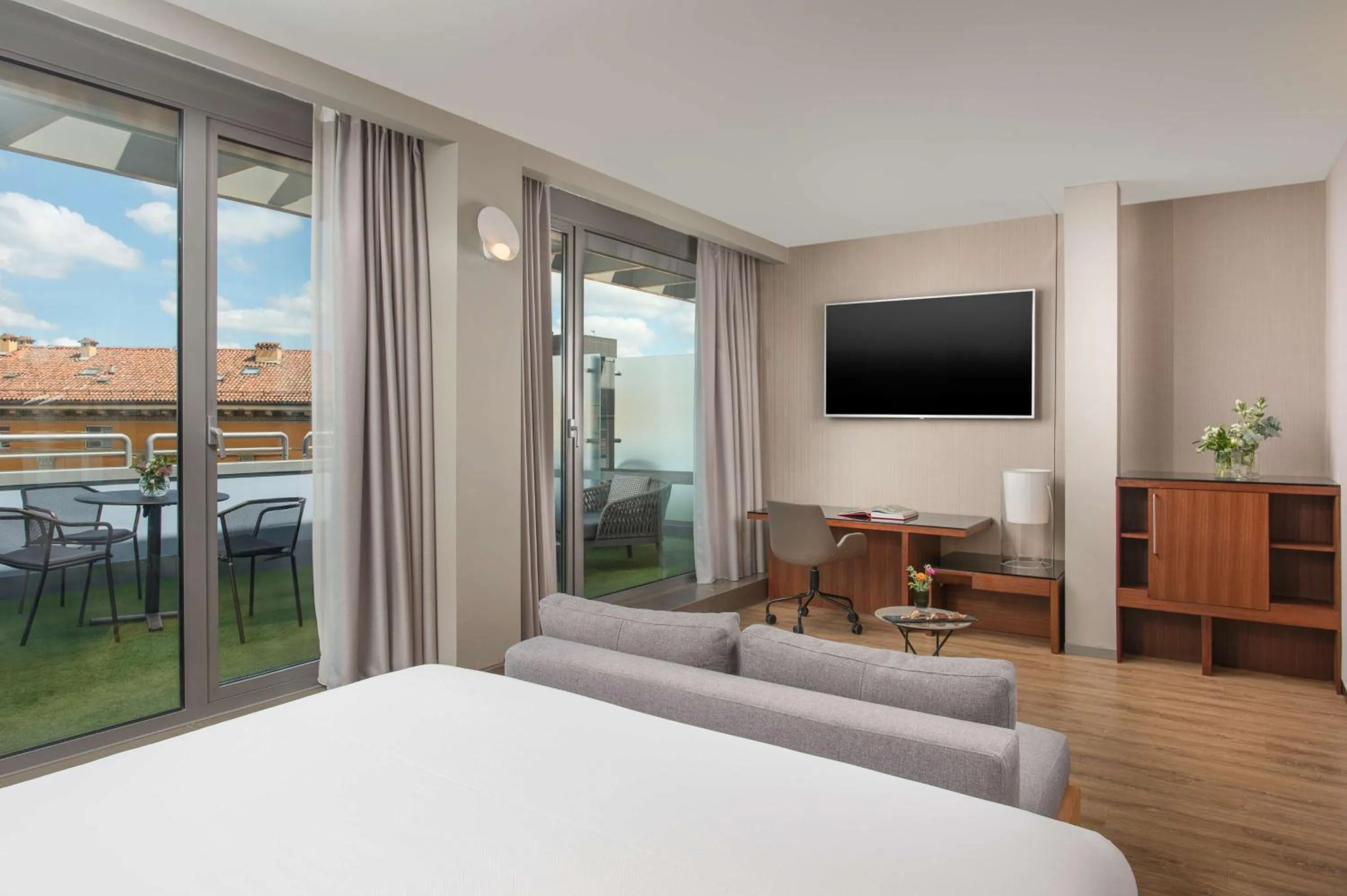 Junior Suite with Terrace in NH Bologna De La Gare
