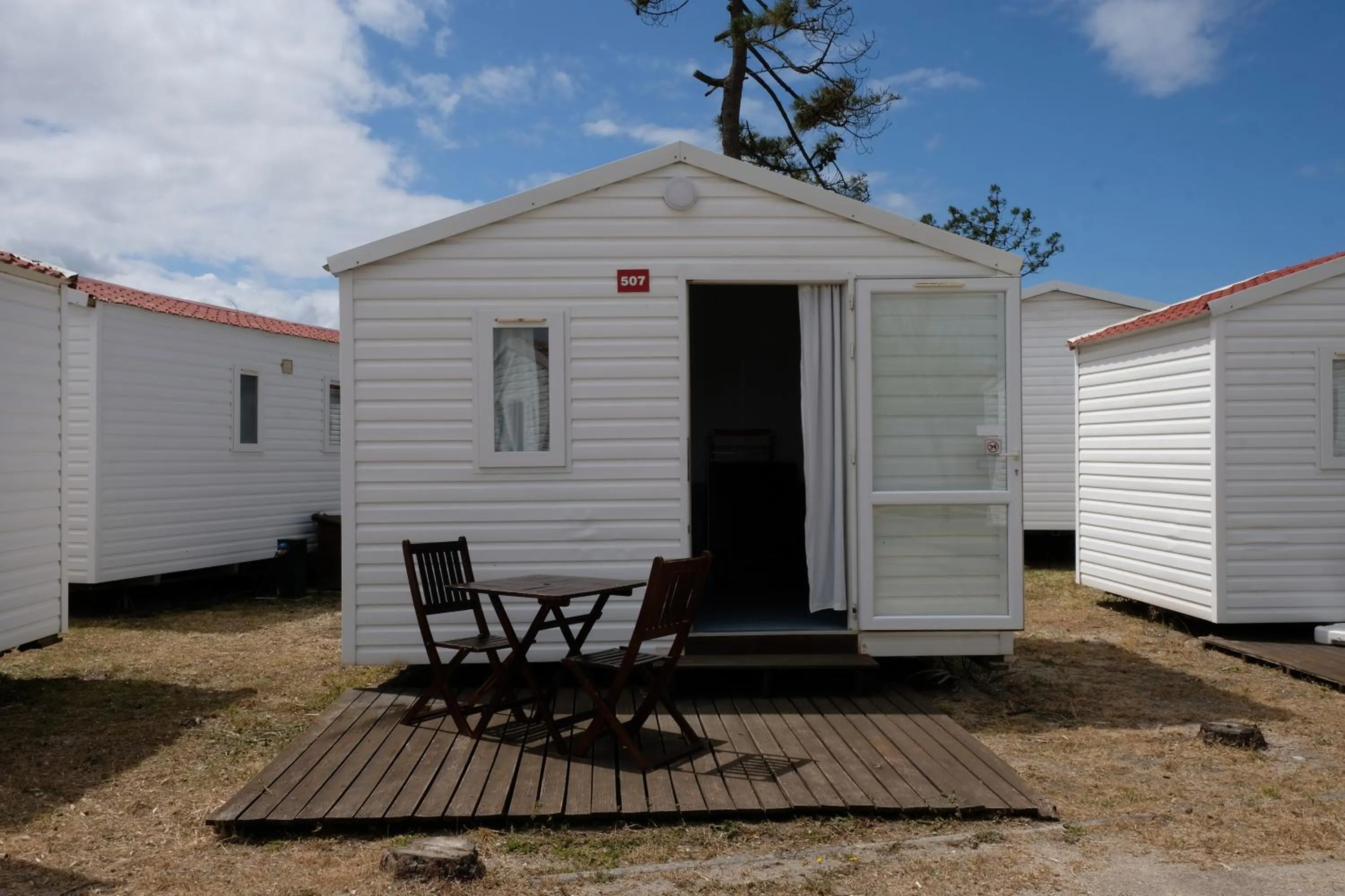Caravan with shared bathroom in Parque De Campismo Orbitur Gala