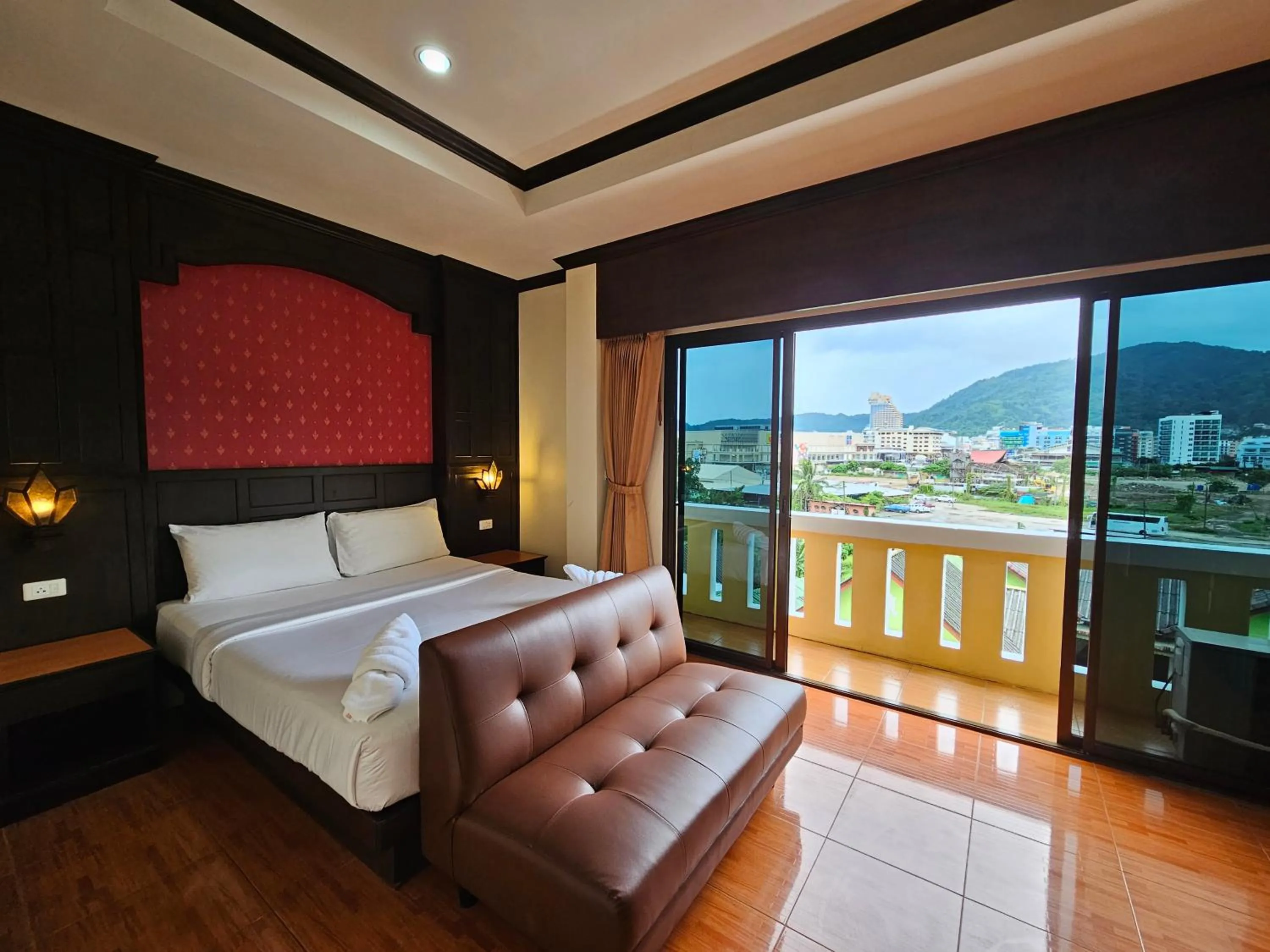 Standard Queen Room with Balcony in Nanai 2 Residence Patong Phuket
