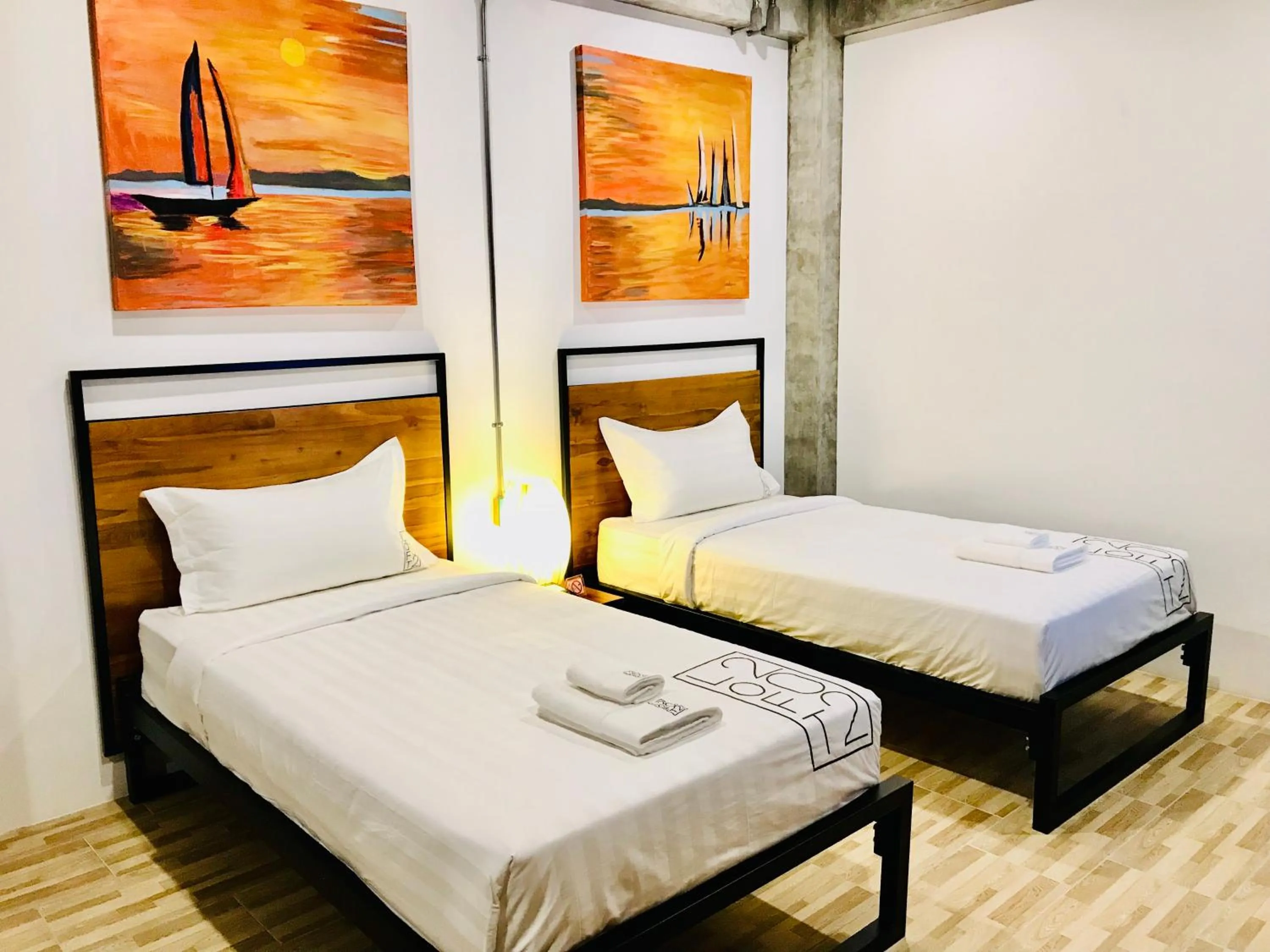 Superior Twin Room in Loft 202 Hotel