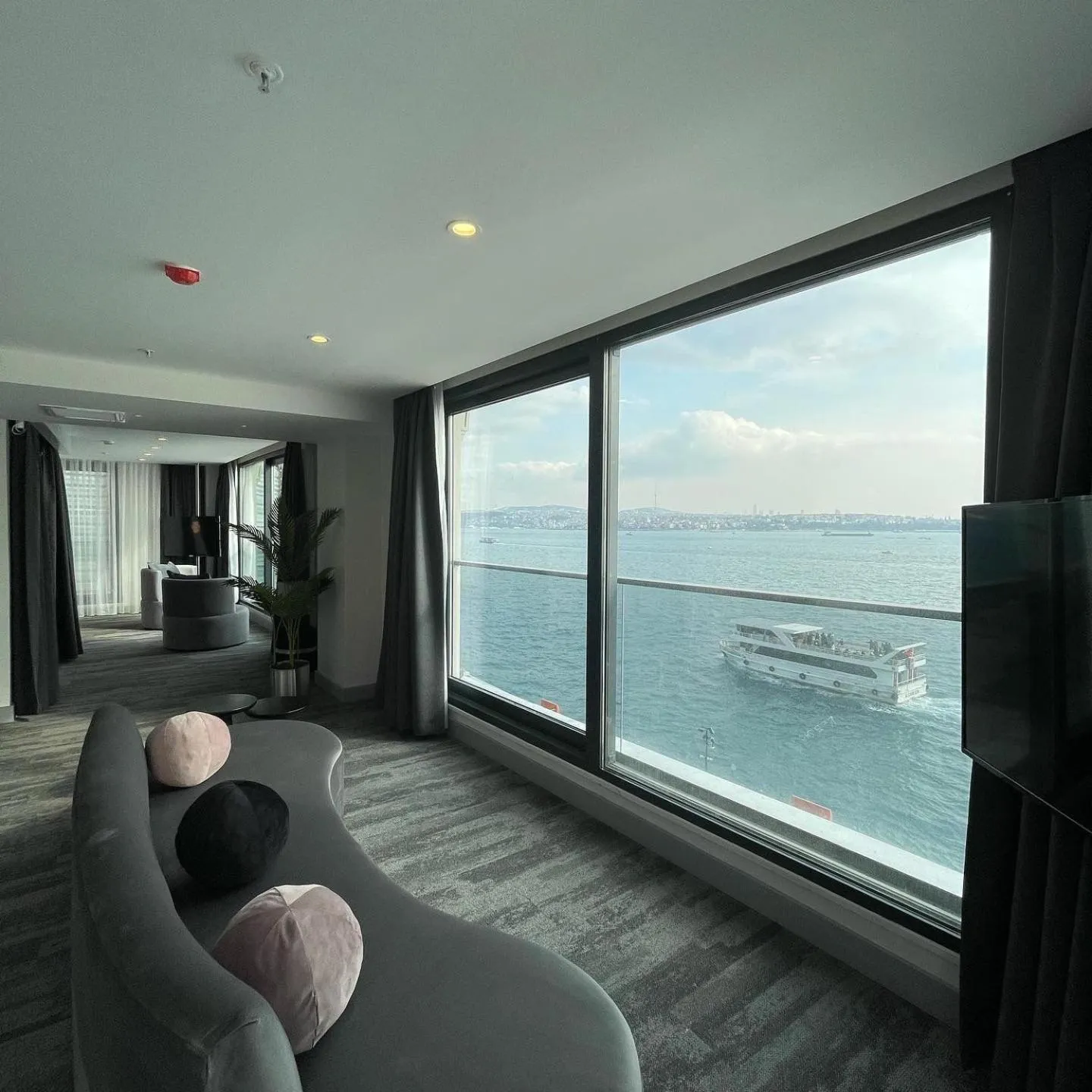 Presidential Suite Room with Bosphorus View in Pera Bosphorus Hotel