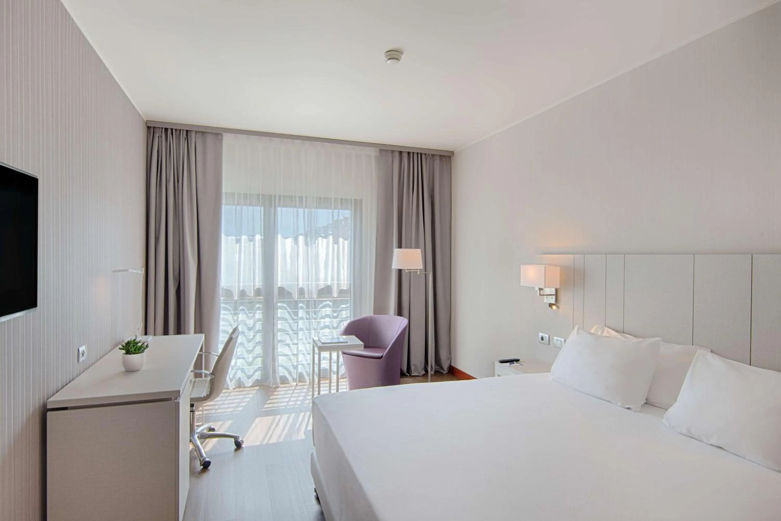 Standard Double or Twin Room in NH Lecco Pontevecchio