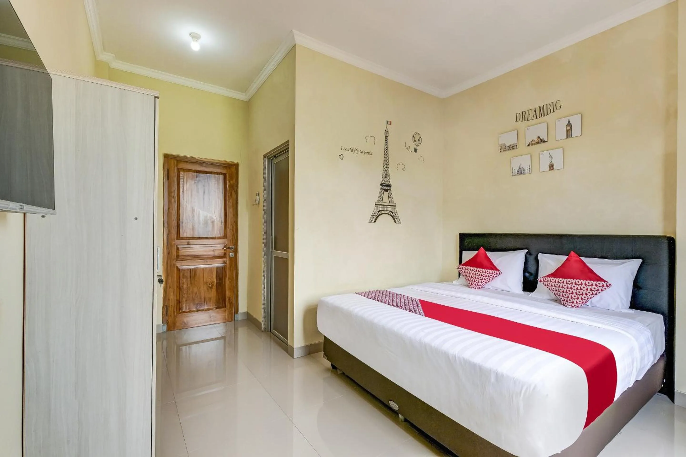 Deluxe Double Room in Hotel O Dangau Datuk Guesthouse