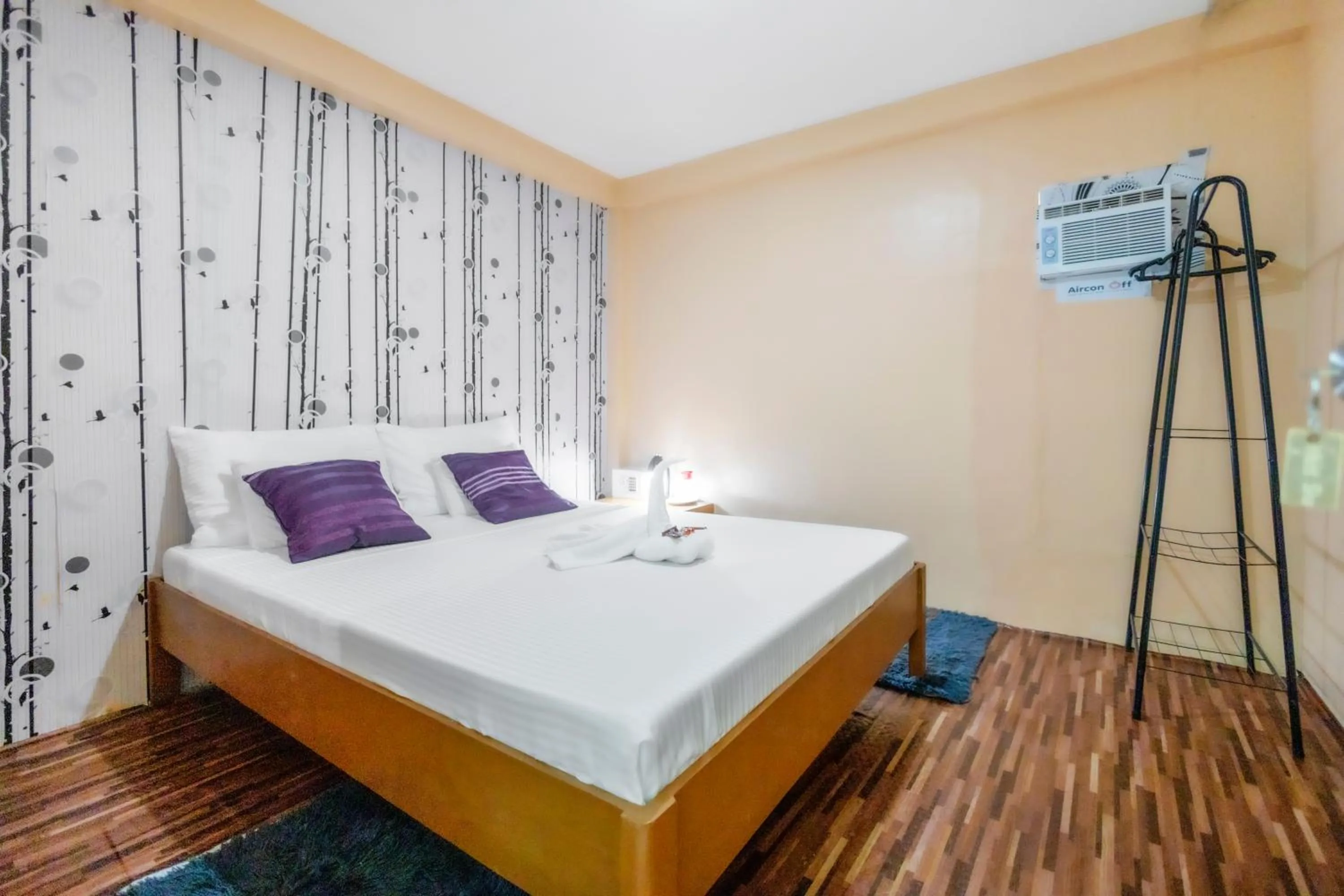 Standard Double Room with Shared Bathroom - single occupancy in White Shamrock Beach Hotel