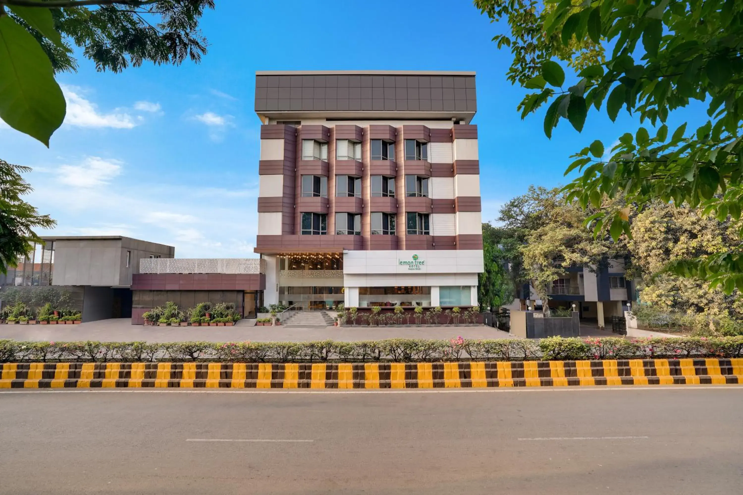 Lemon Tree Hotel, Centre Point, Jamshedpur Lemon Tree Hotel, Centre Point, Jamshedpur