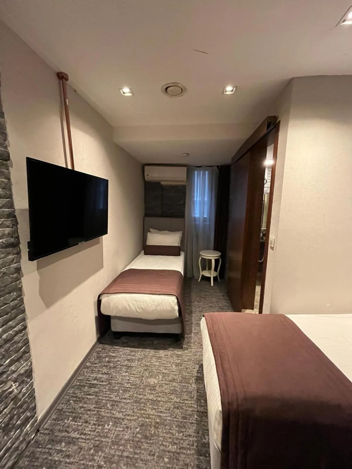 Standard Twin Room in Weingart Seaside Hotel