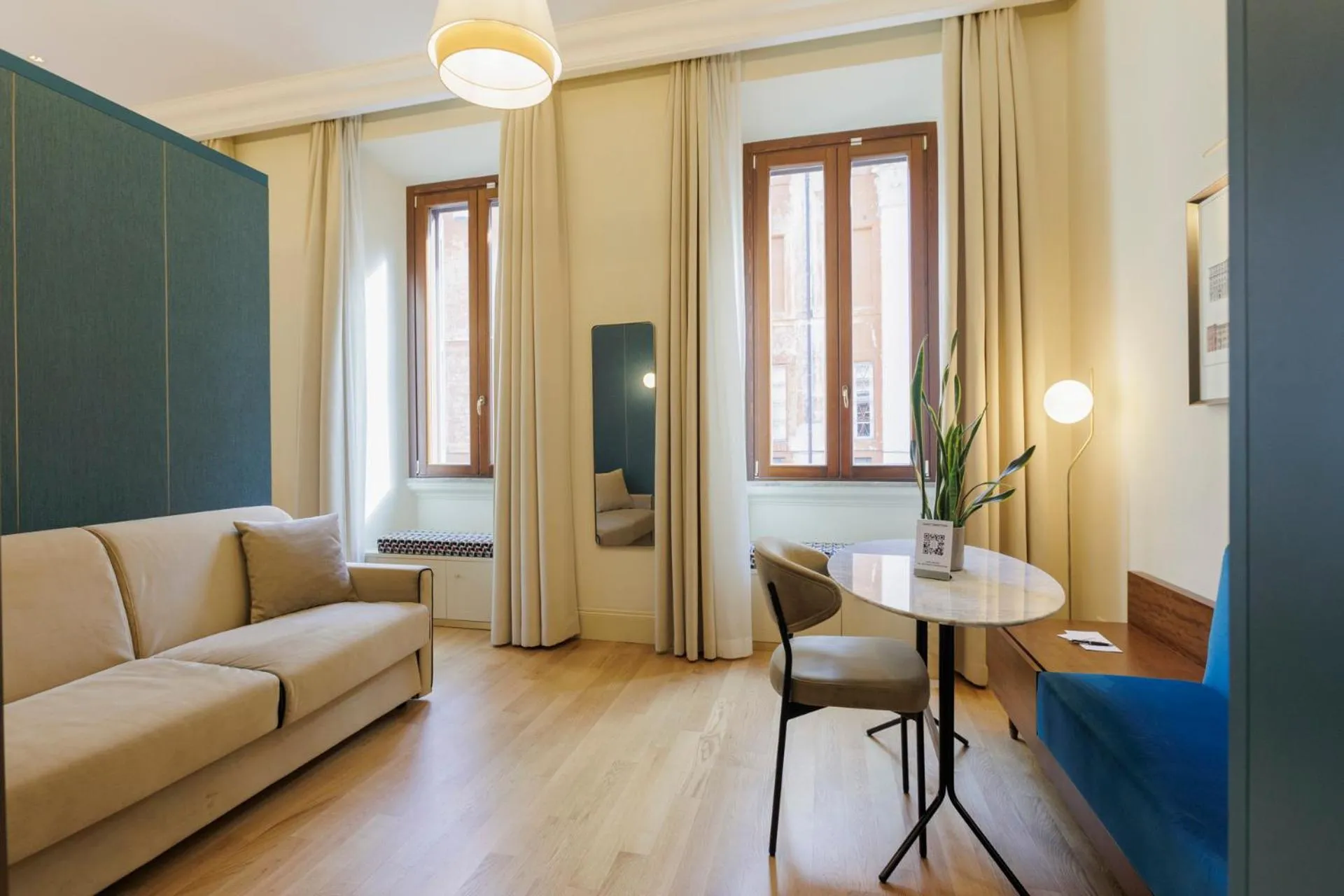 Suite with City View in Sentho Roma