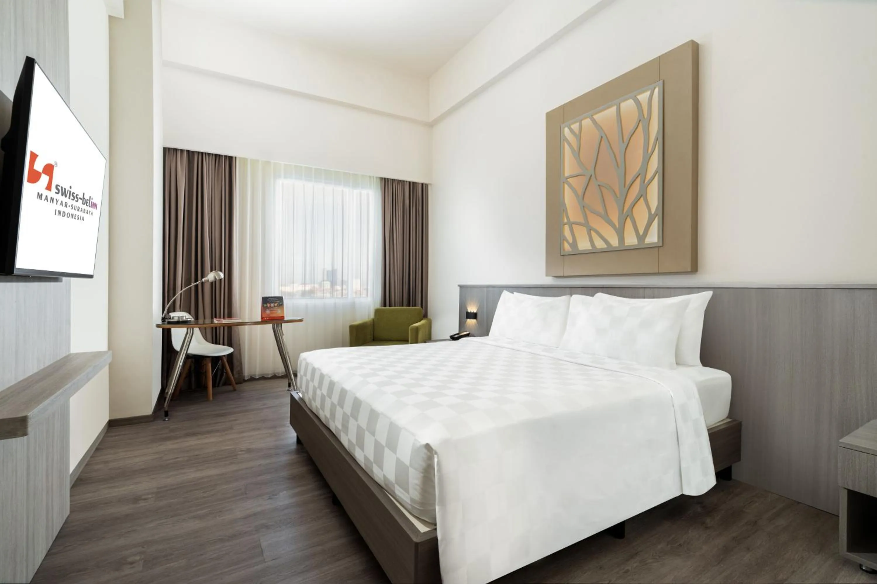 Deluxe Double Room in Swiss-Belinn Manyar