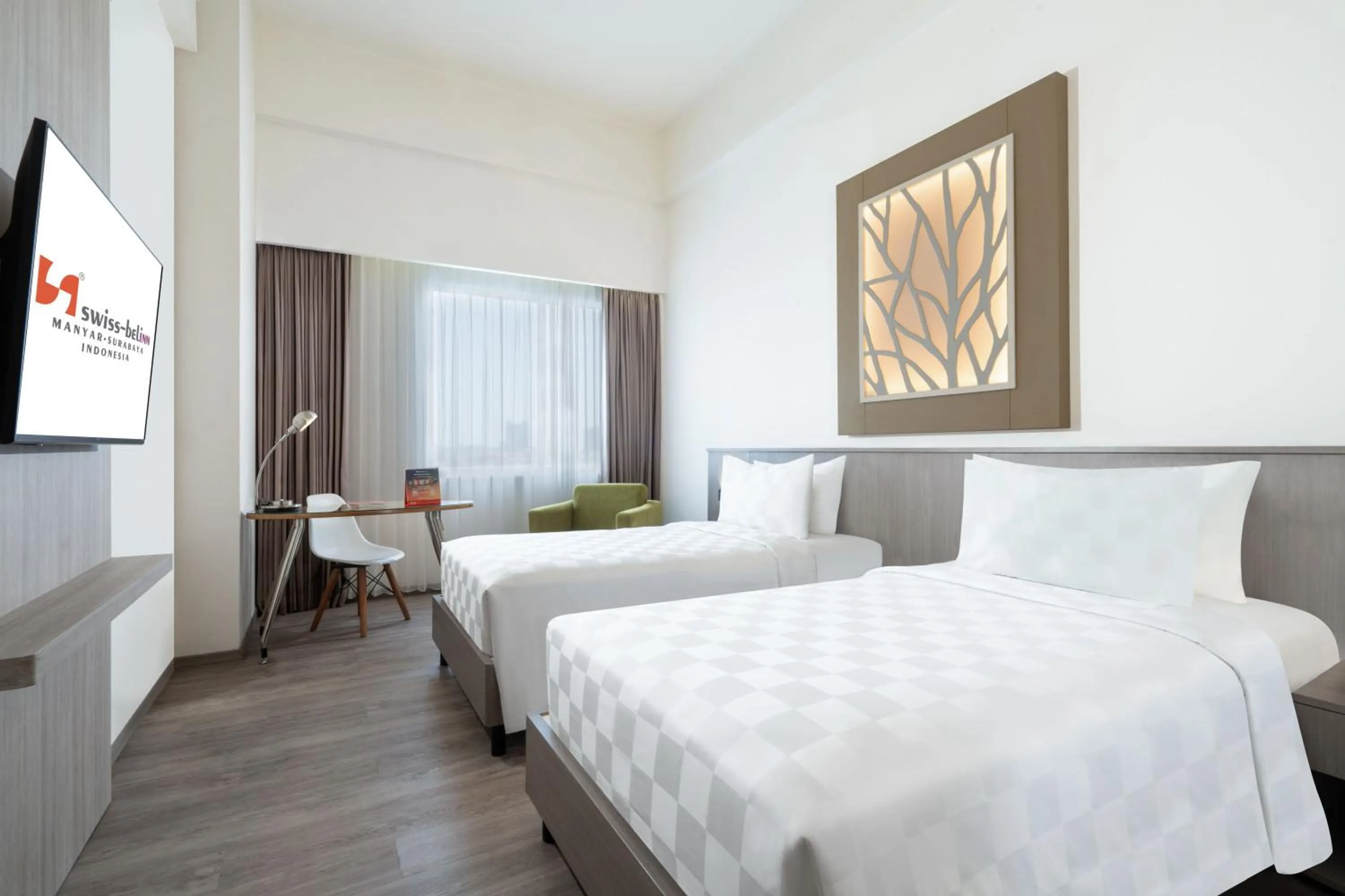 Deluxe Twin Room in Swiss-Belinn Manyar