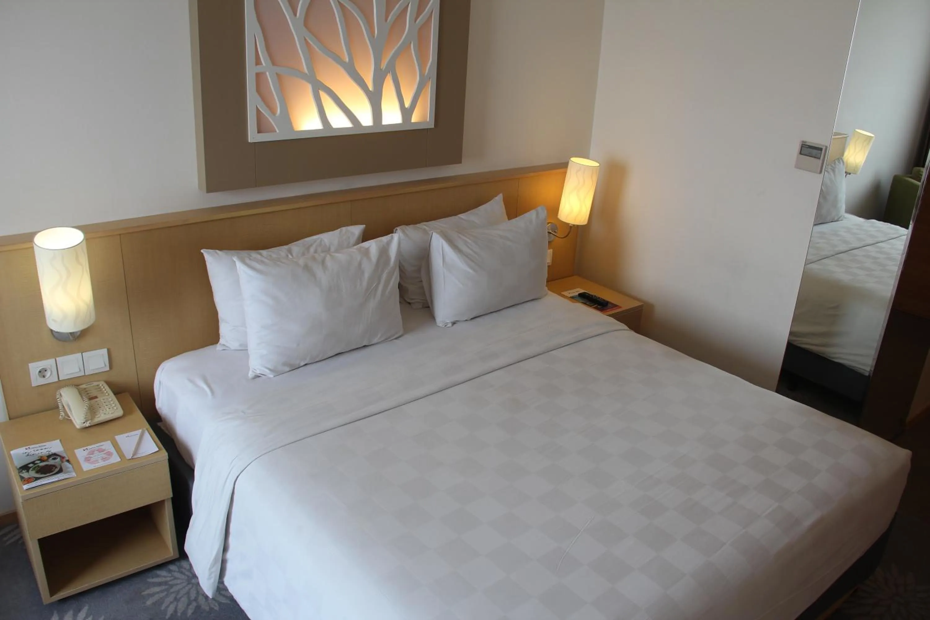 Special Offer Deluxe Double or Twin Room with Laundry in Swiss-Belinn Manyar