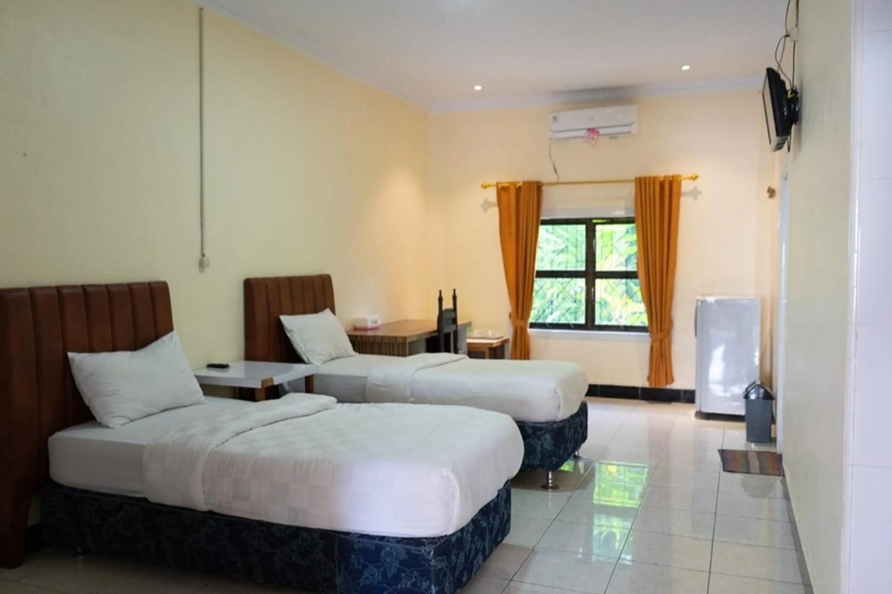 Deluxe Room in Malibou Hotel Medan