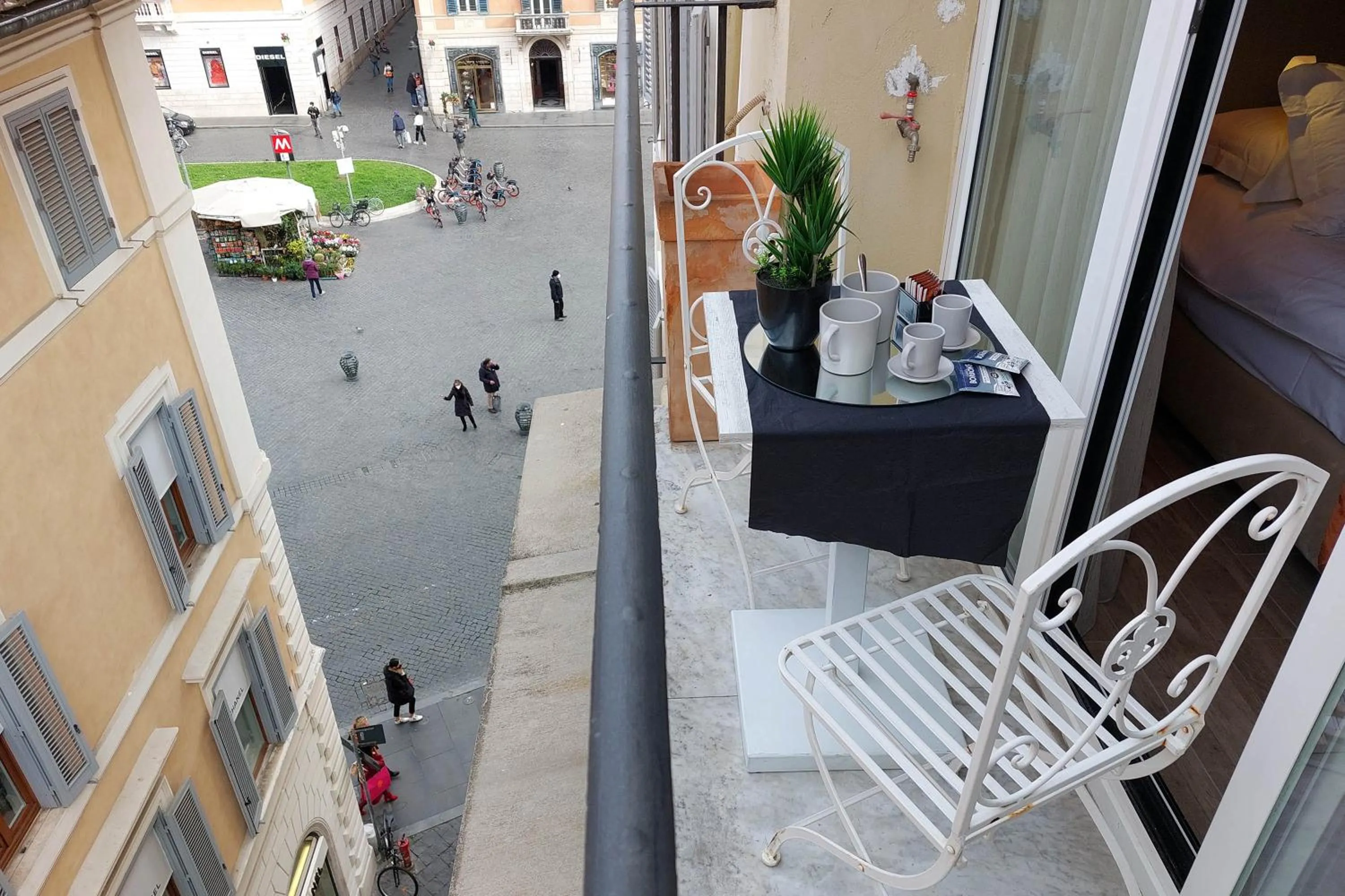 Suite with Balcony in HELMIRAGE PIAZZA DI SPAGNA SUITE