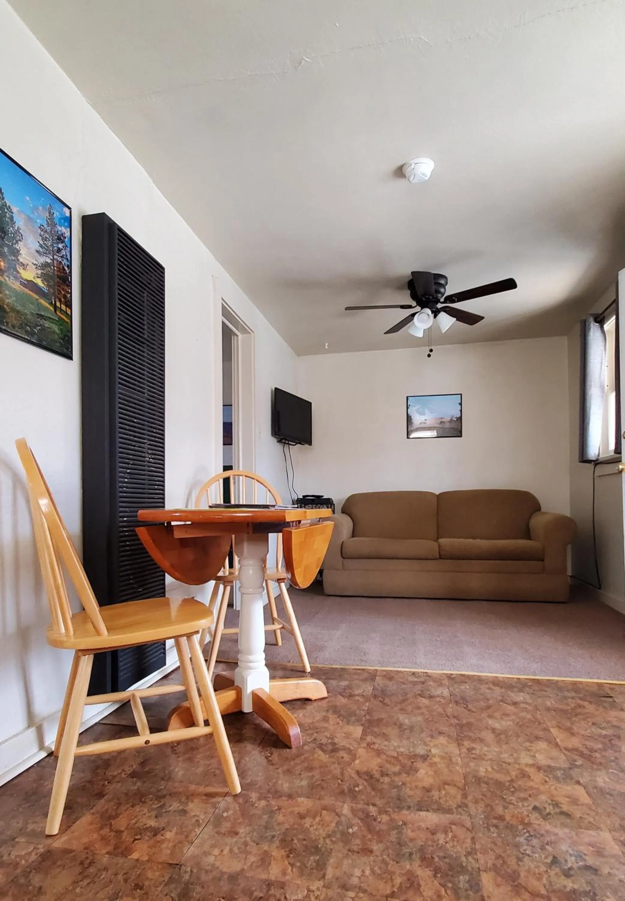 Two-Bedroom Suite in Hikers Cimarron Inn & RV Park