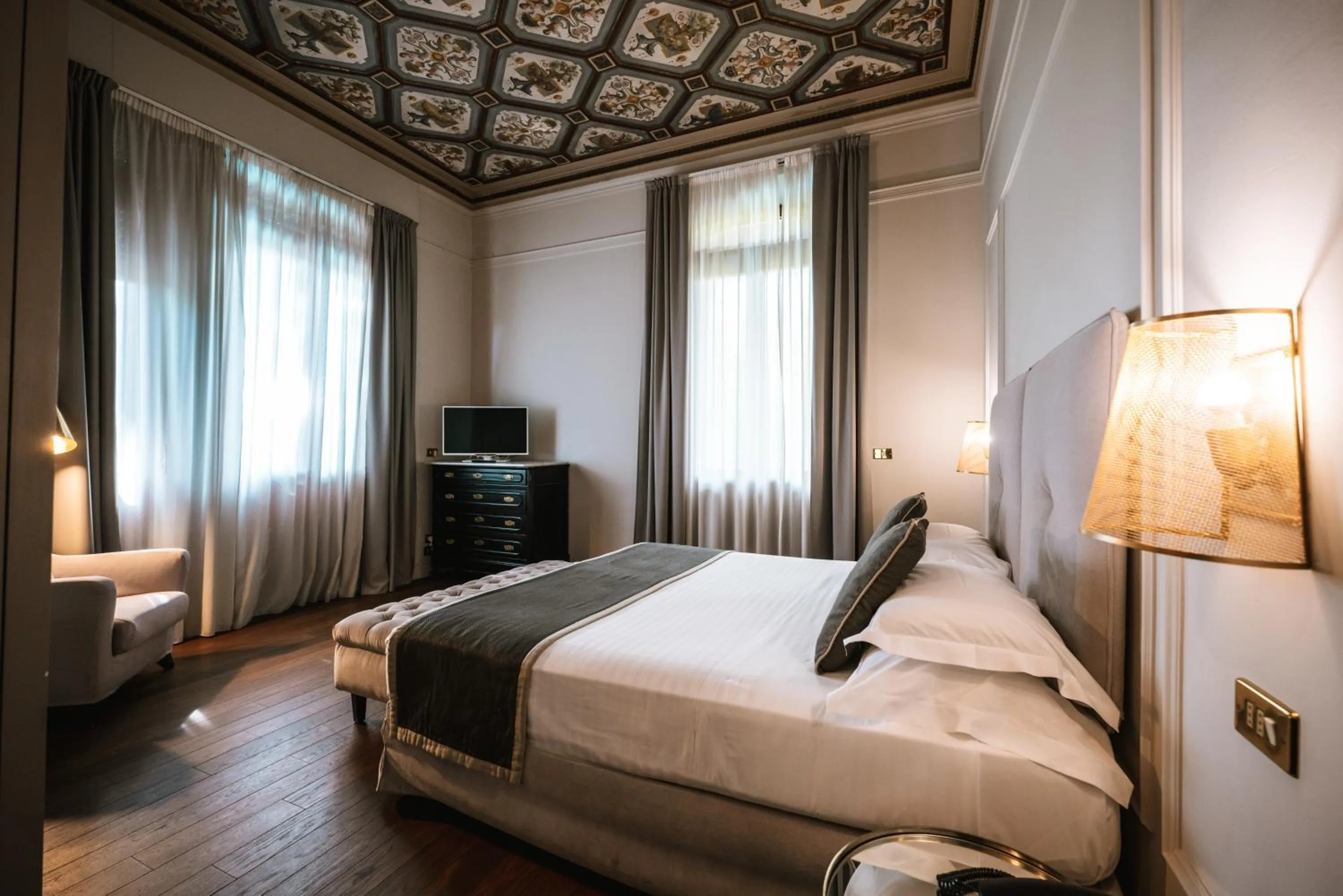 Junior Suite with Balcony in Hotel De La Ville