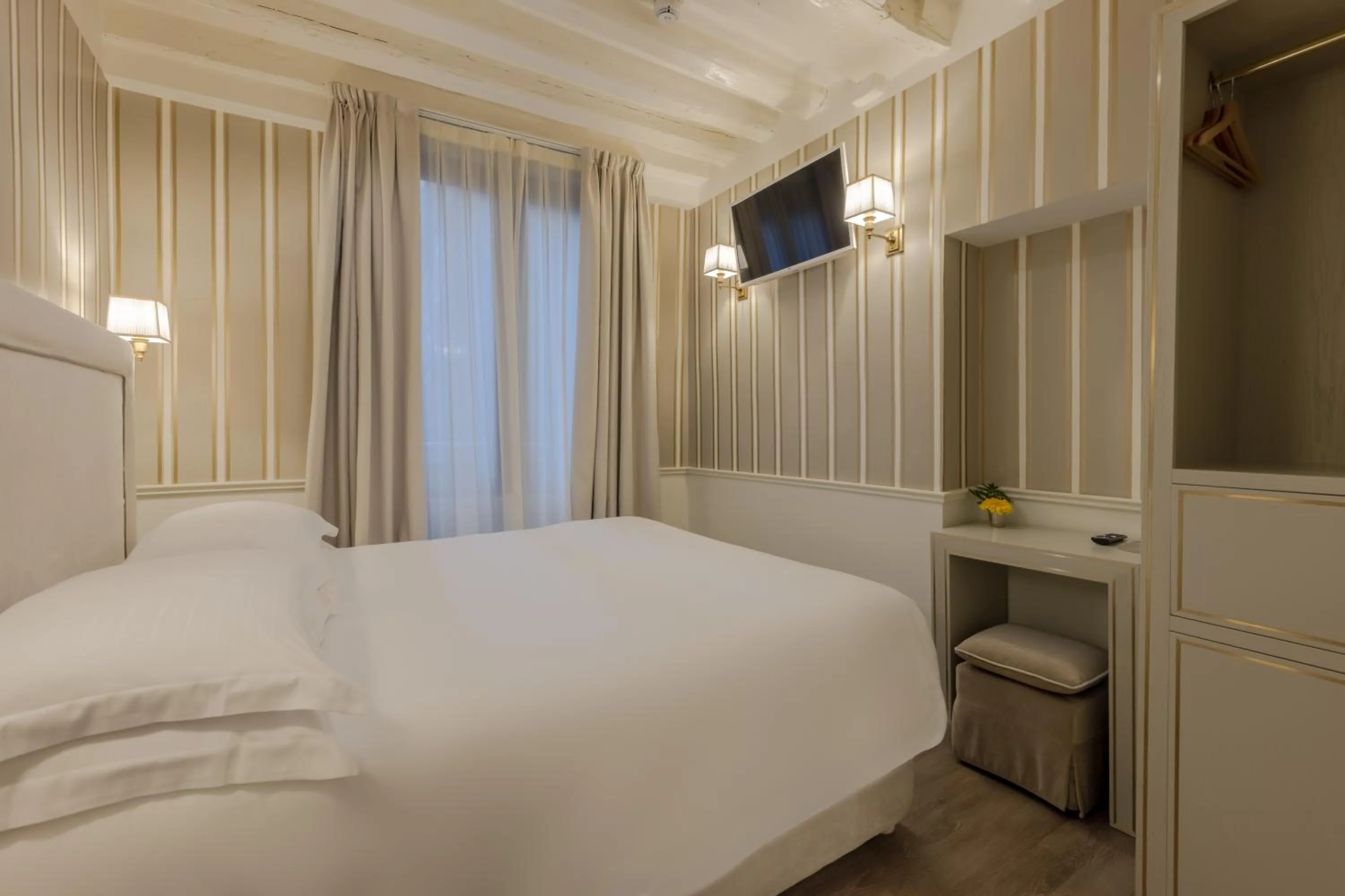 Single Room in Hotel Bartolomeo