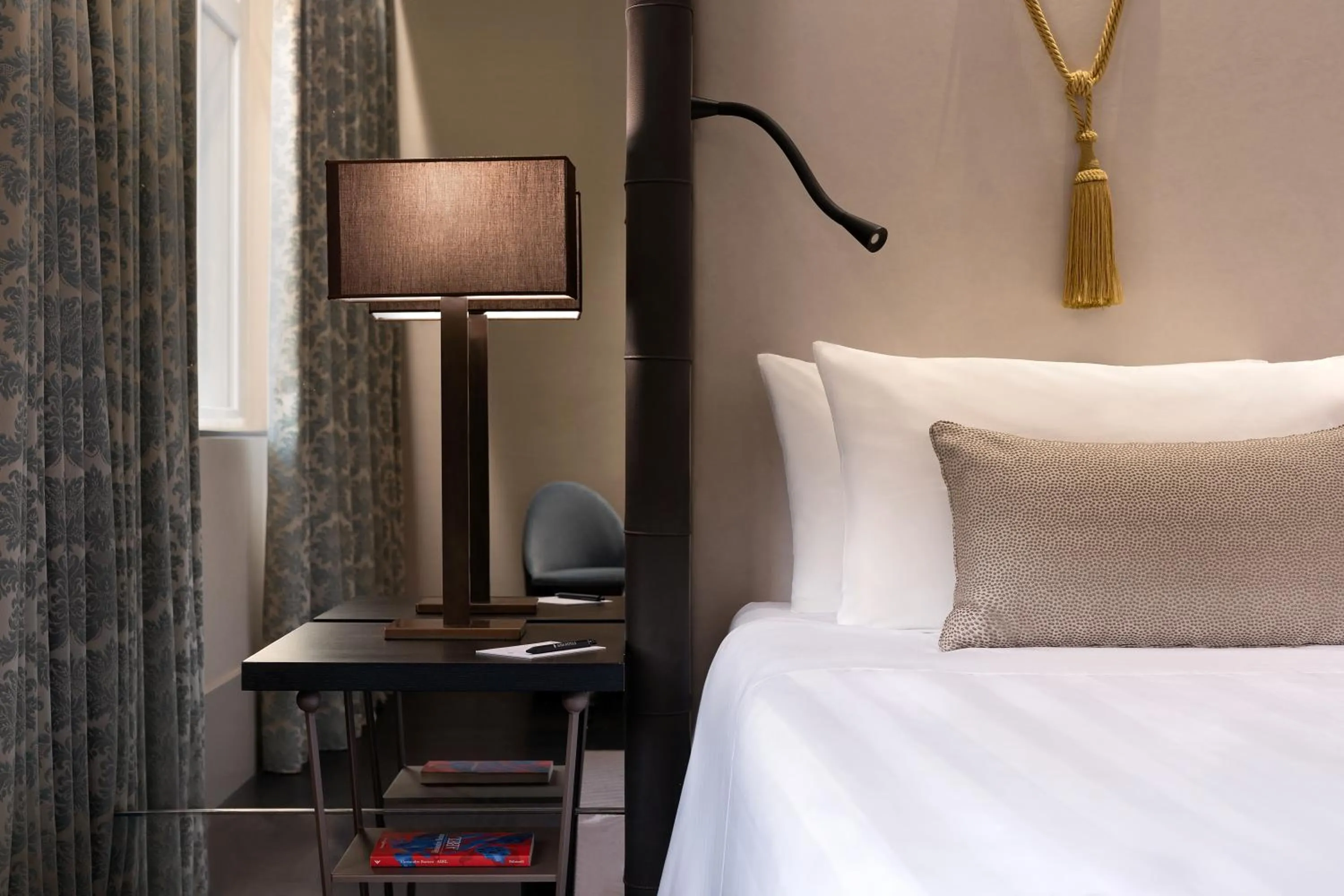 Signature Superior King Room with Terrace and Urban View in Sina Bernini Bristol, Autograph Collection