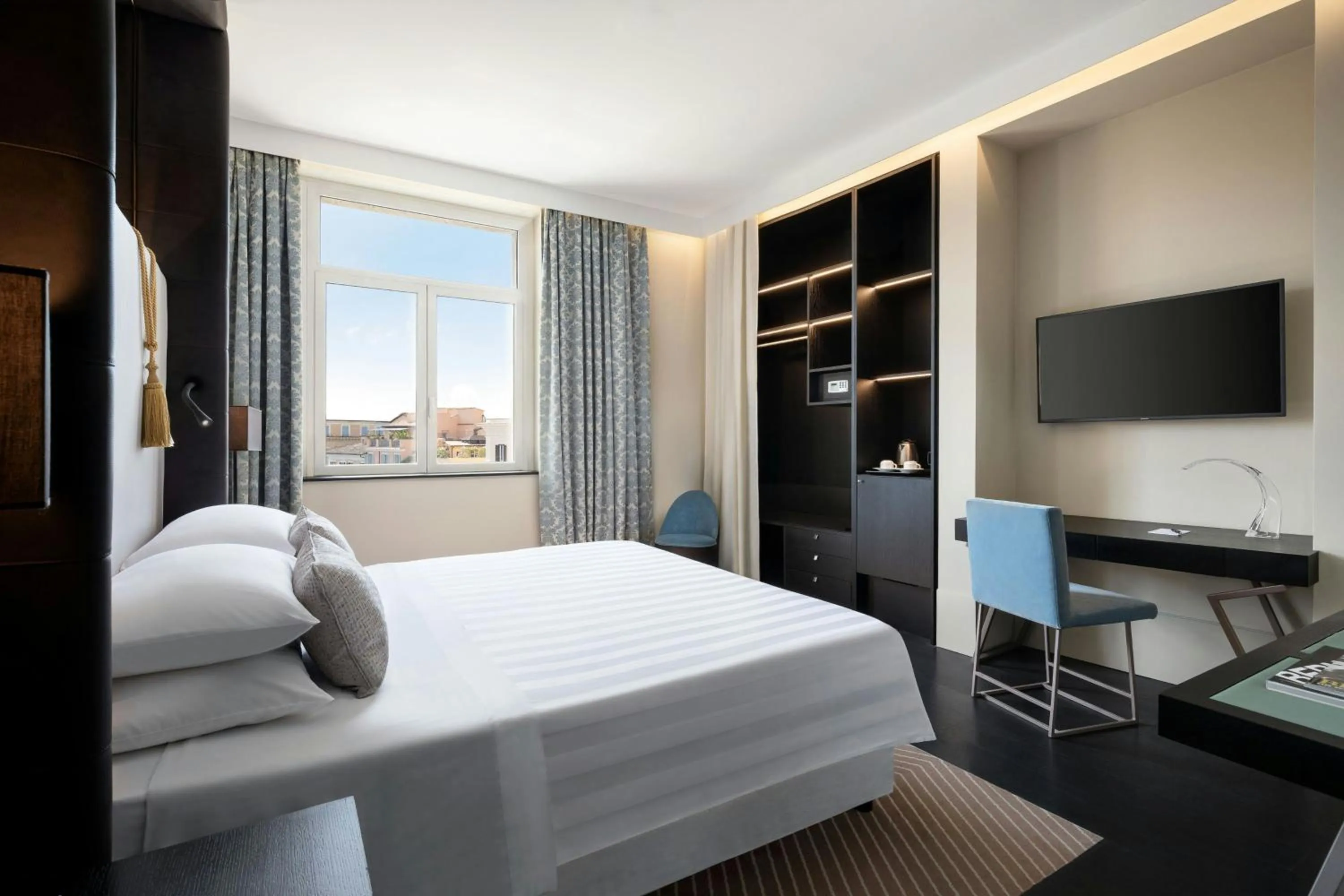 Executive Deluxe King Room with City View in Sina Bernini Bristol, Autograph Collection