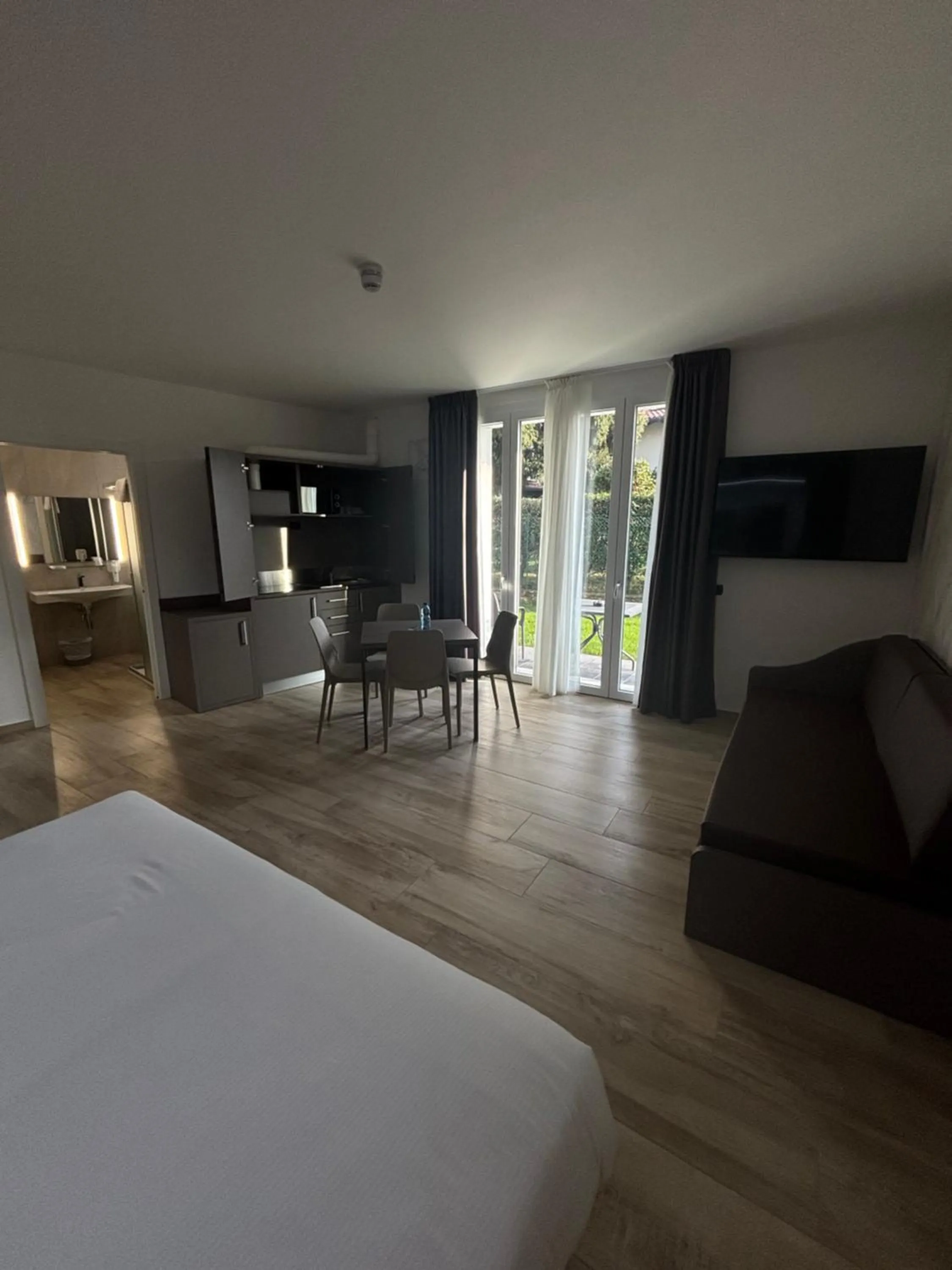 Studio with Garden View in Bis Hotel Varese