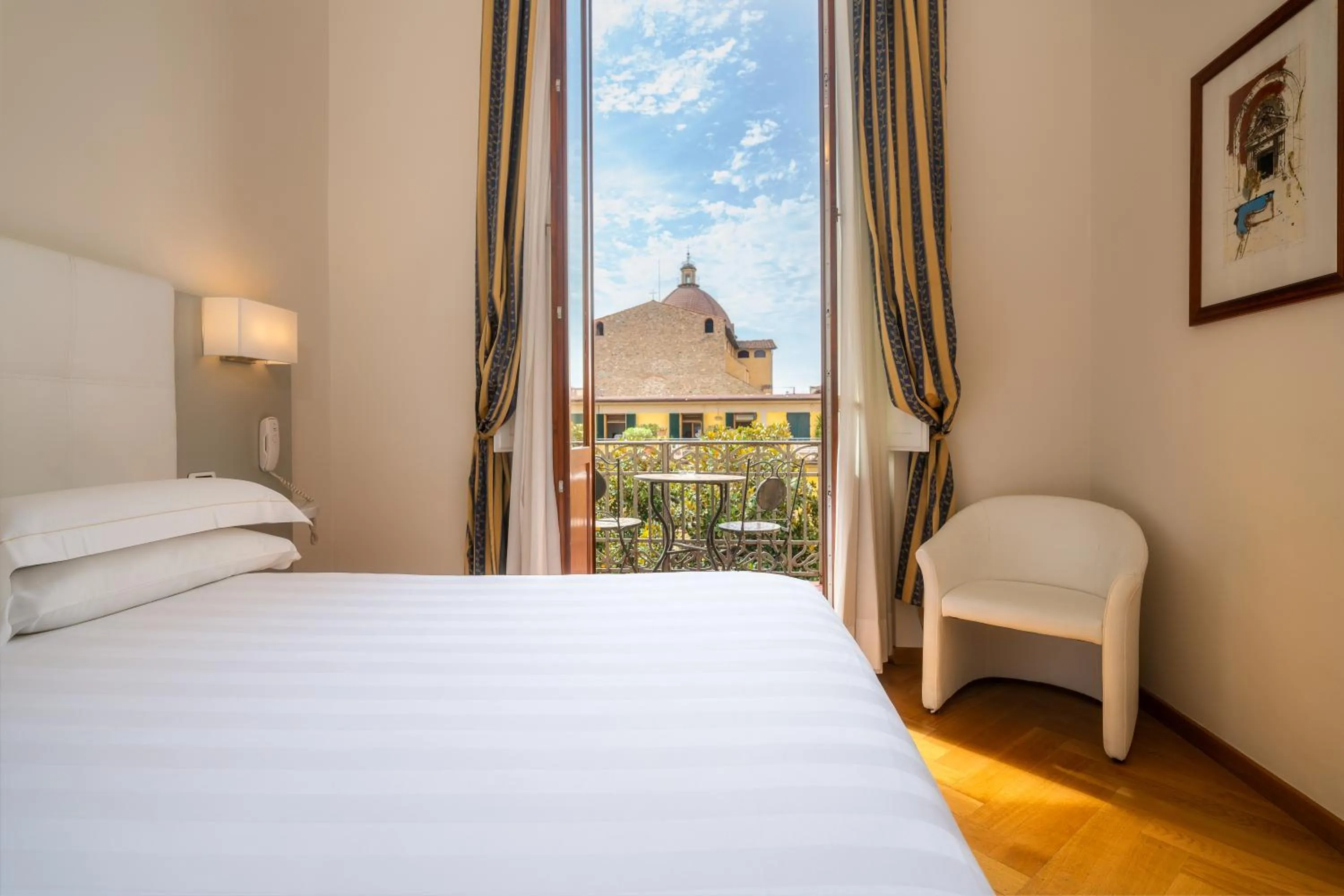 Double or Twin Room with Garden View in Hotel Croce Di Malta