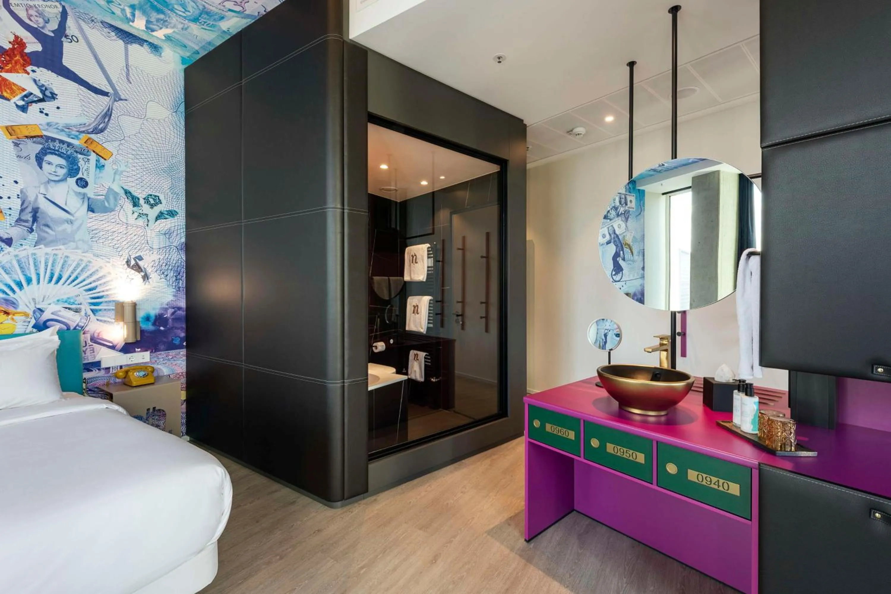 nhow Junior Suite with View + VIP Lounge in nhow Frankfurt