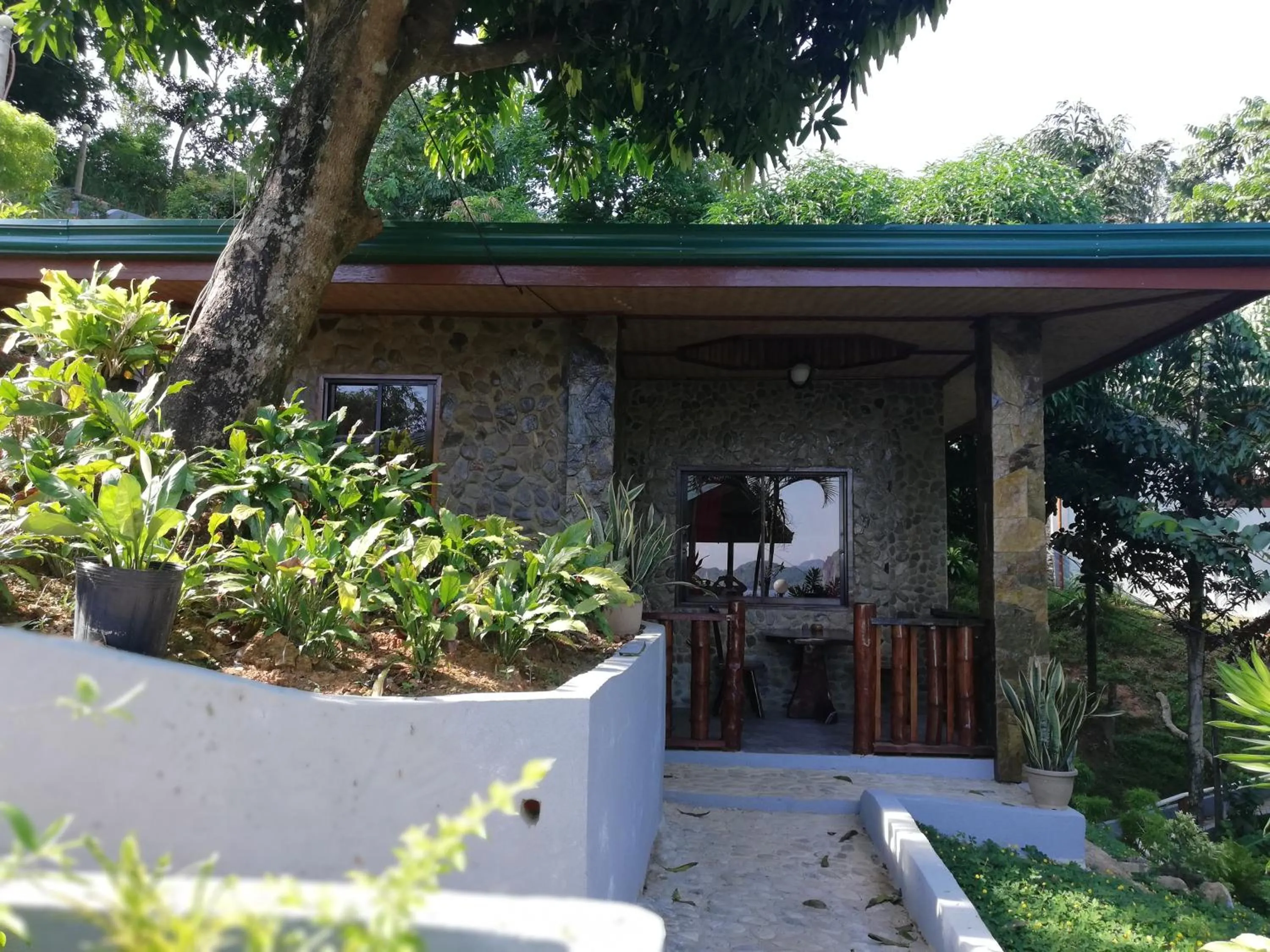 Deluxe Cottage with Balcony  in El Nido Viewdeck Cottages