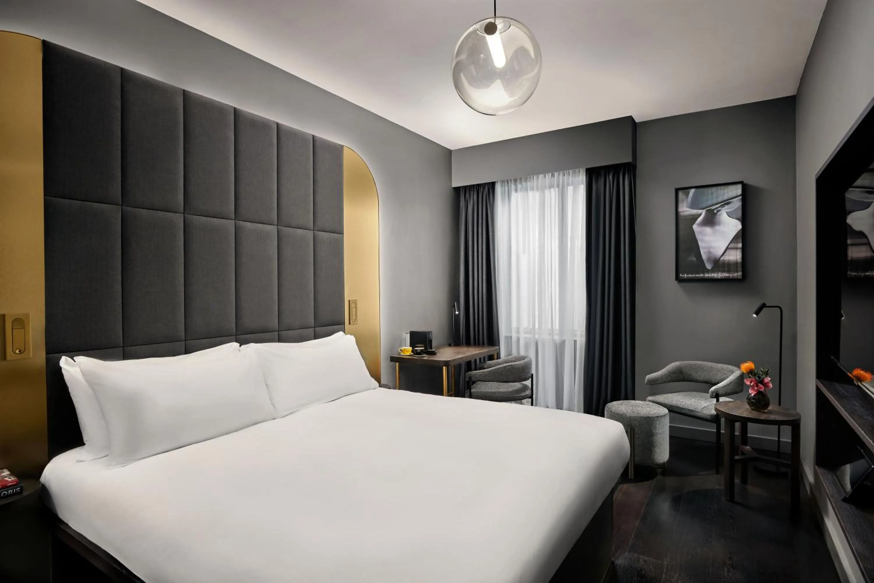 Roomy Room in Hotel AMANO Covent Garden