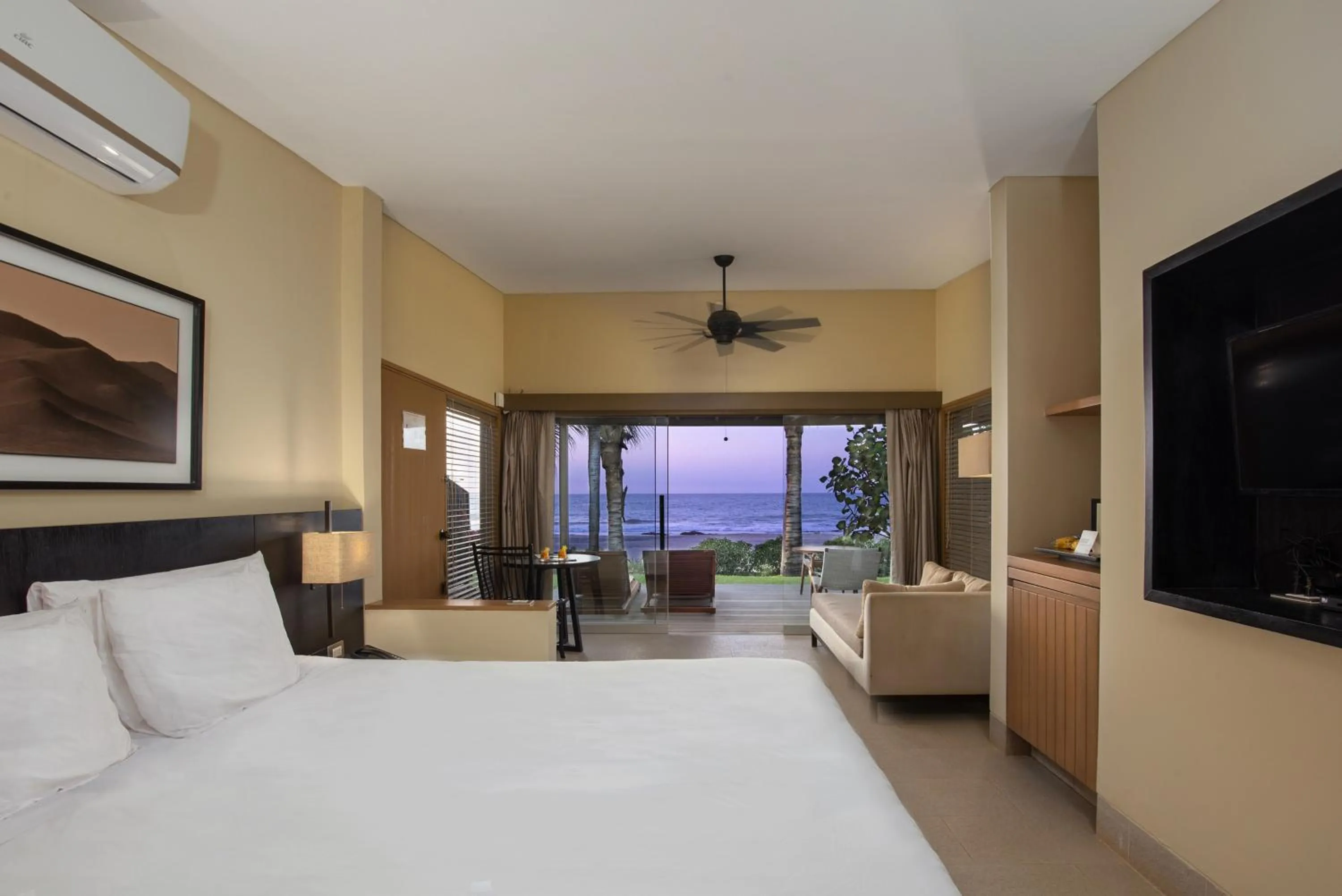 Suite Double Room with Ocean Front View in Arennas Mancora