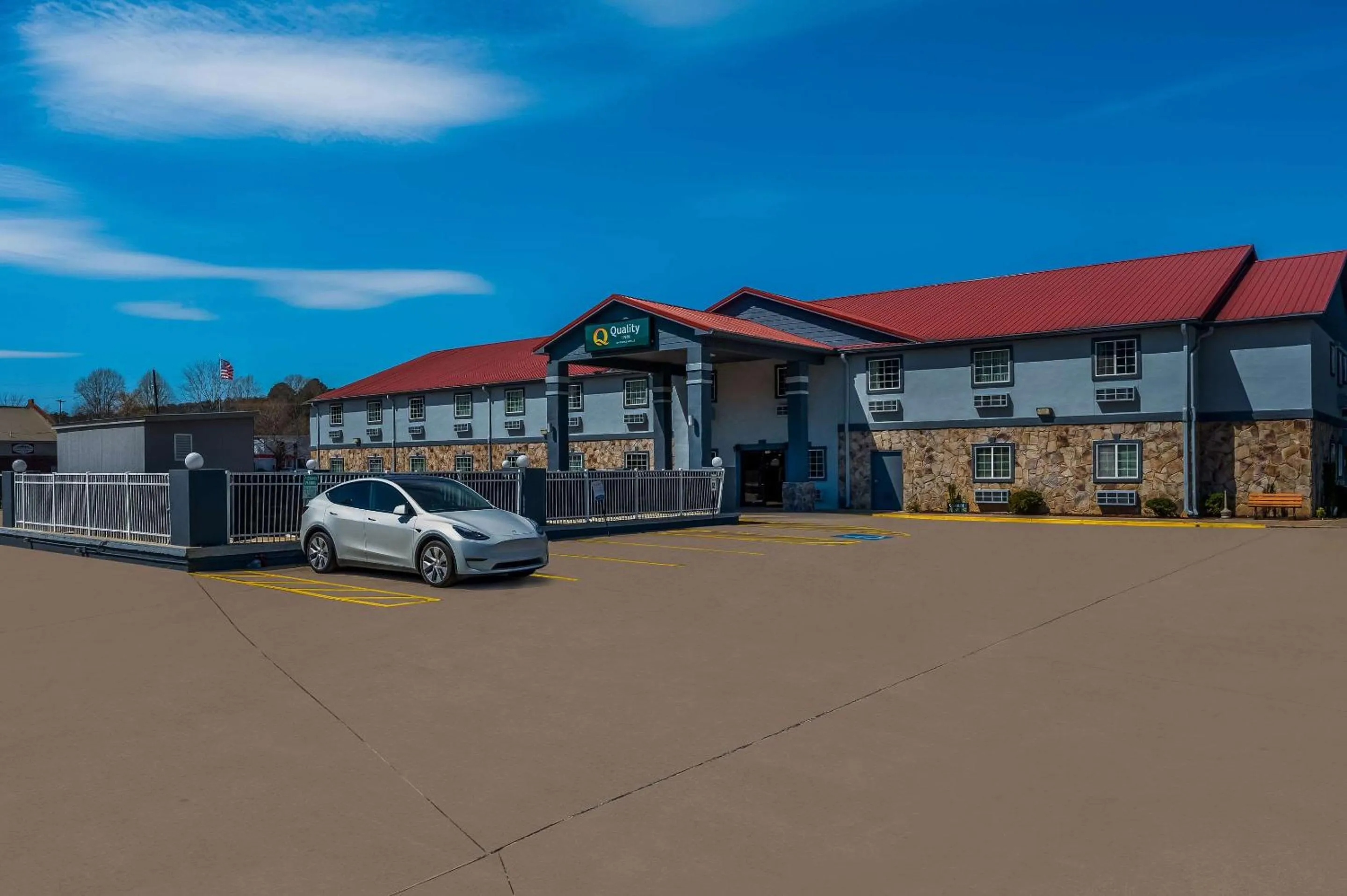 King Room - Non Smoking in Quality Inn Fort Payne