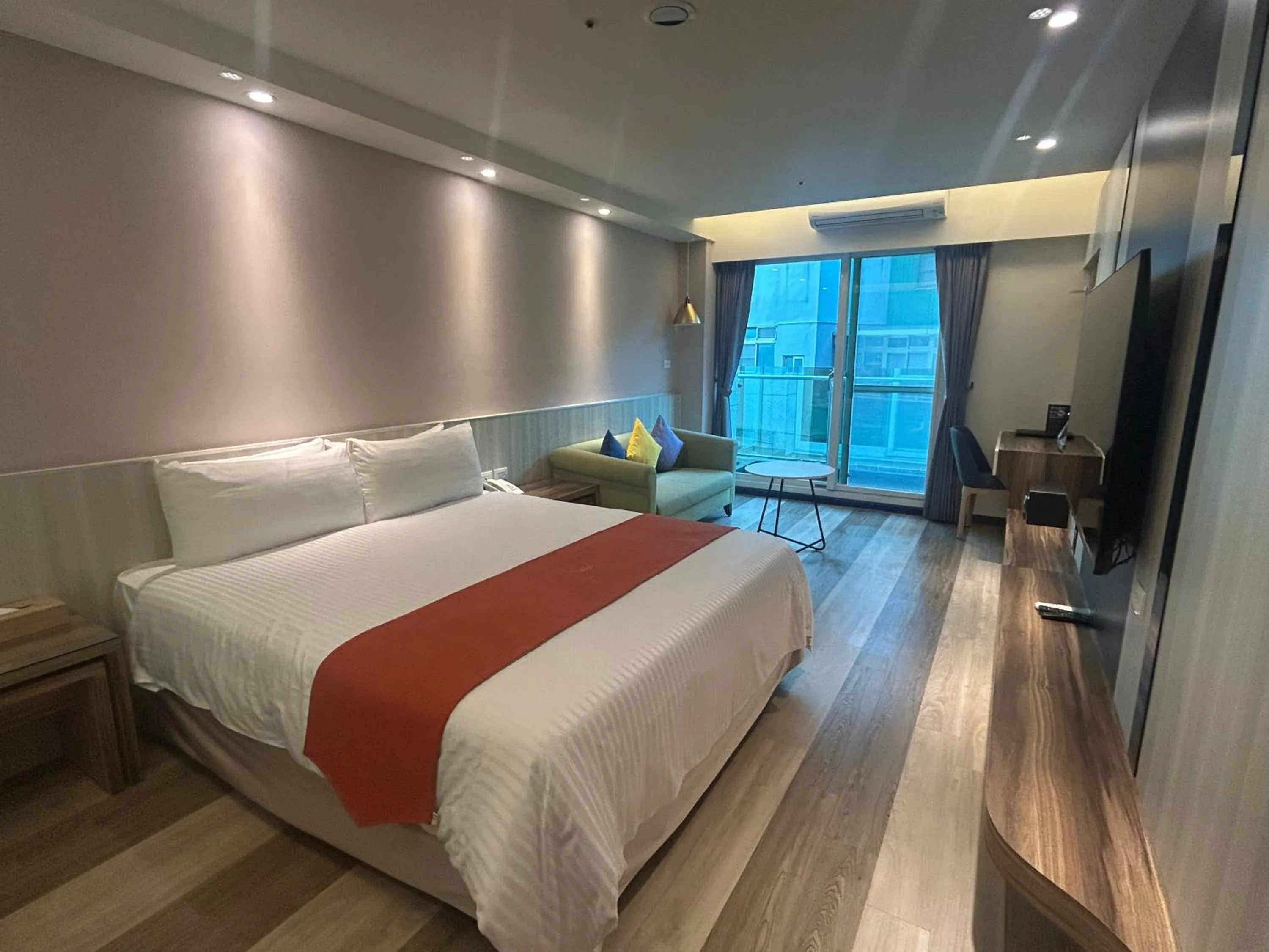 Deluxe Room in Bentley Hotel