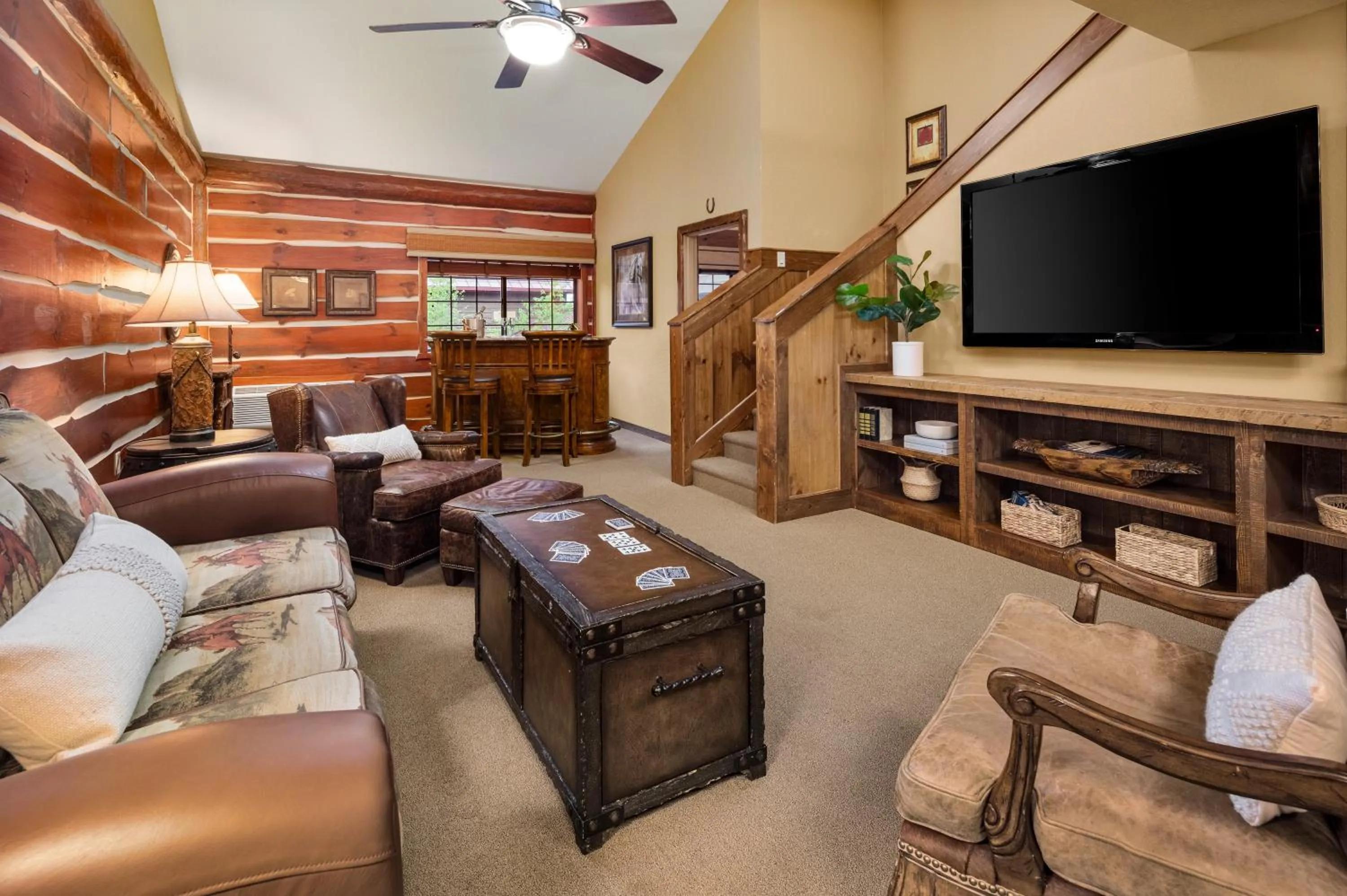 Two-Bedroom Suite in bantr Grand Hotel Wausau - Rothschild