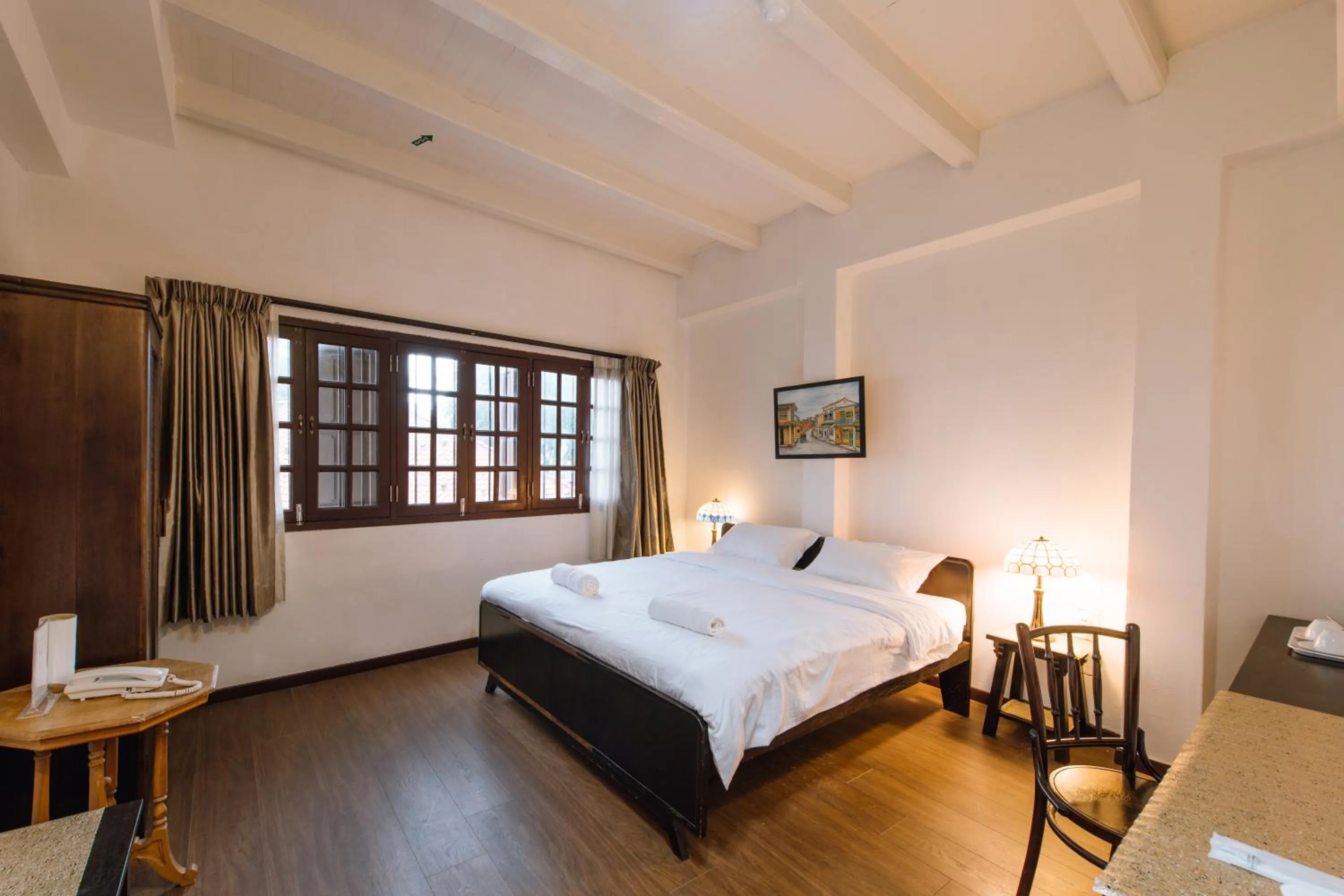 Deluxe Queen Room in Heeren By The River