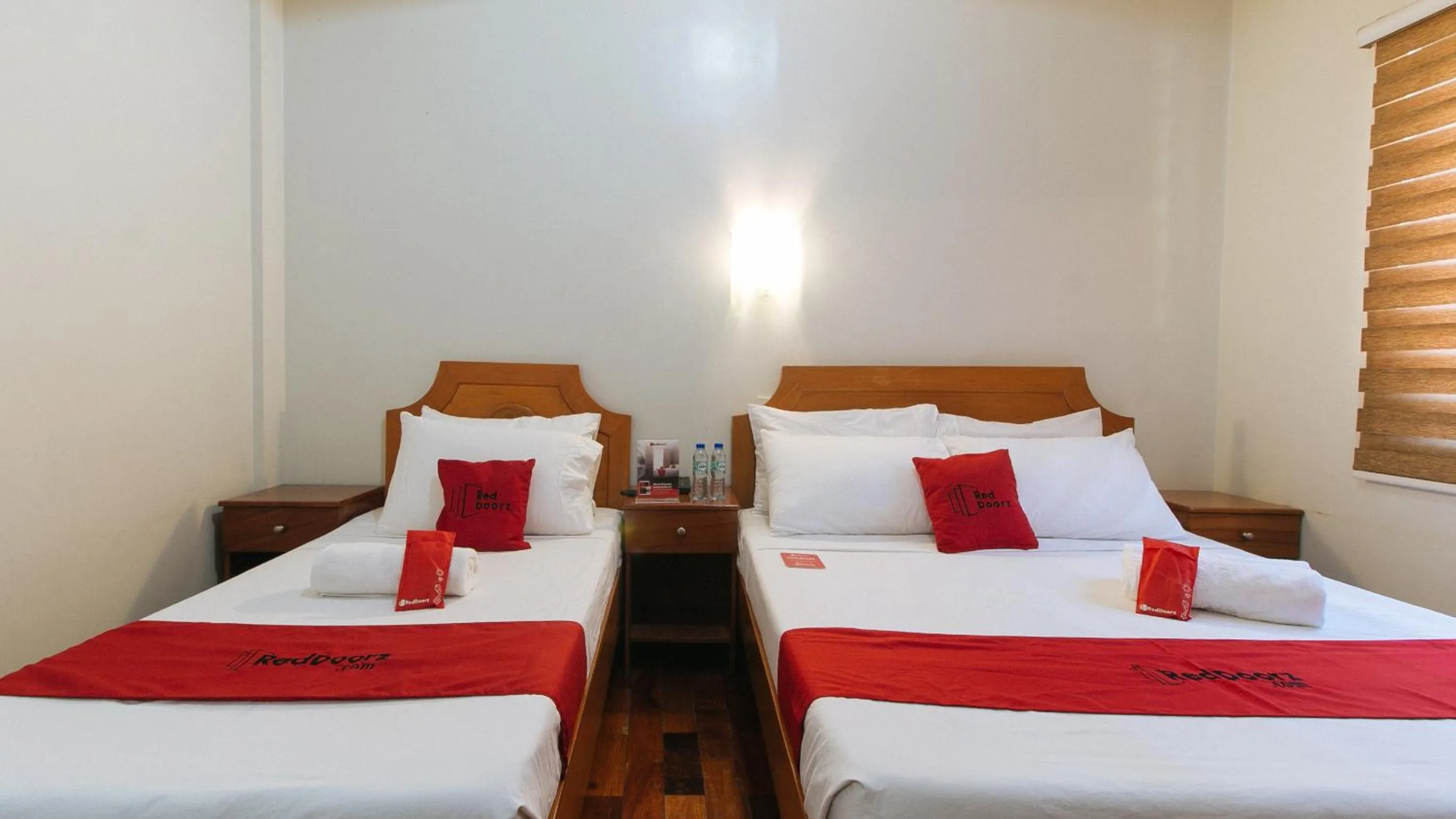 Deluxe Room in RedDoorz Premium @ Nick Hotel Gerona Tarlac