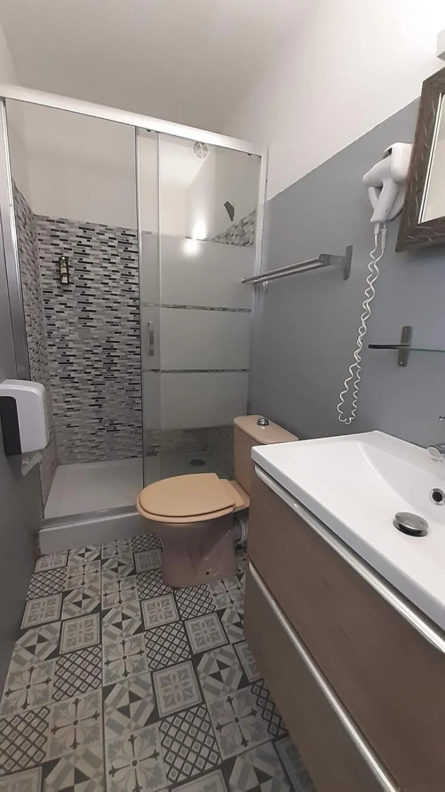 Standard Double Room in Logis Hôtel Restaurant Le 1050