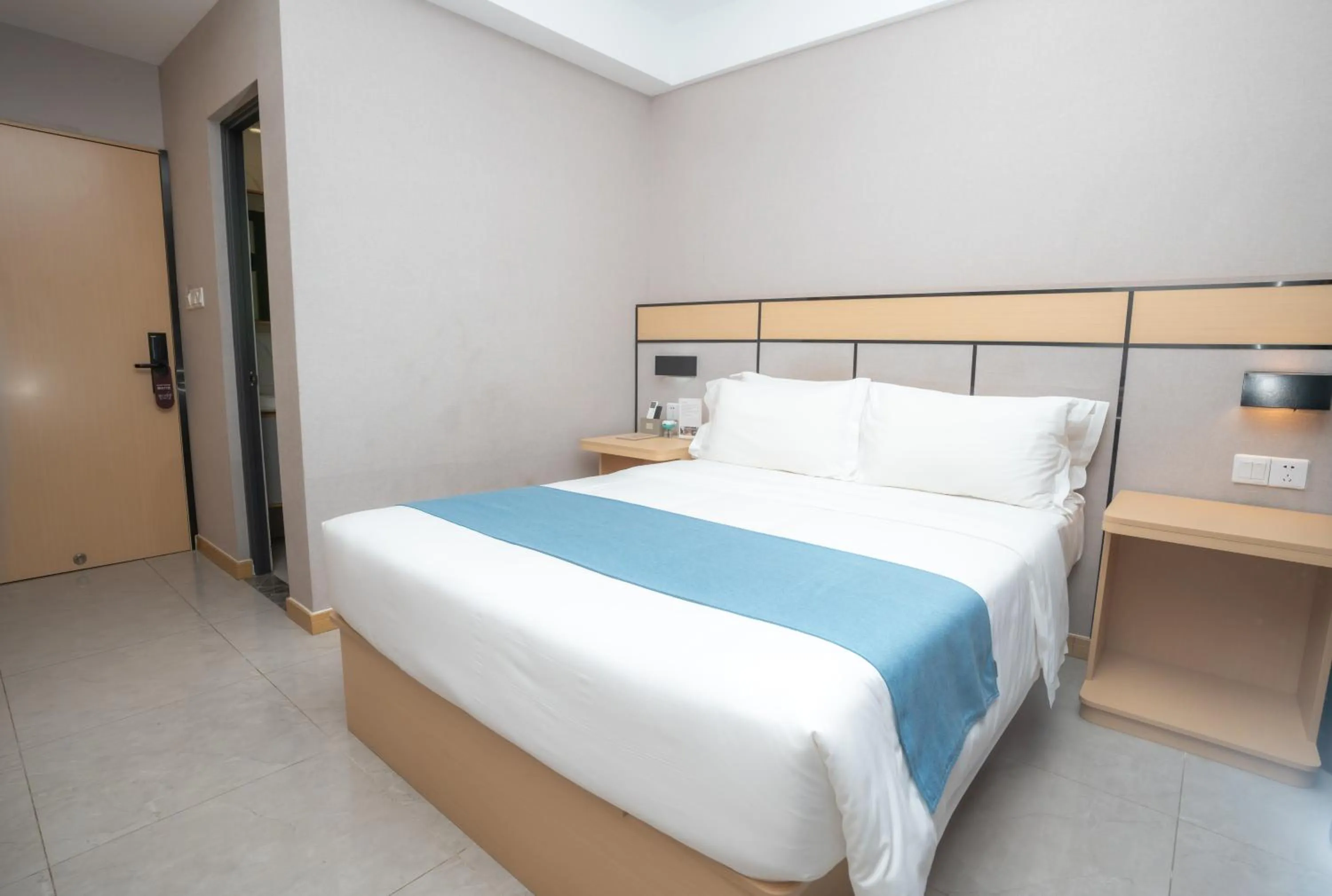 Standard King with Balcony - single occupancy in ARK HOTEL