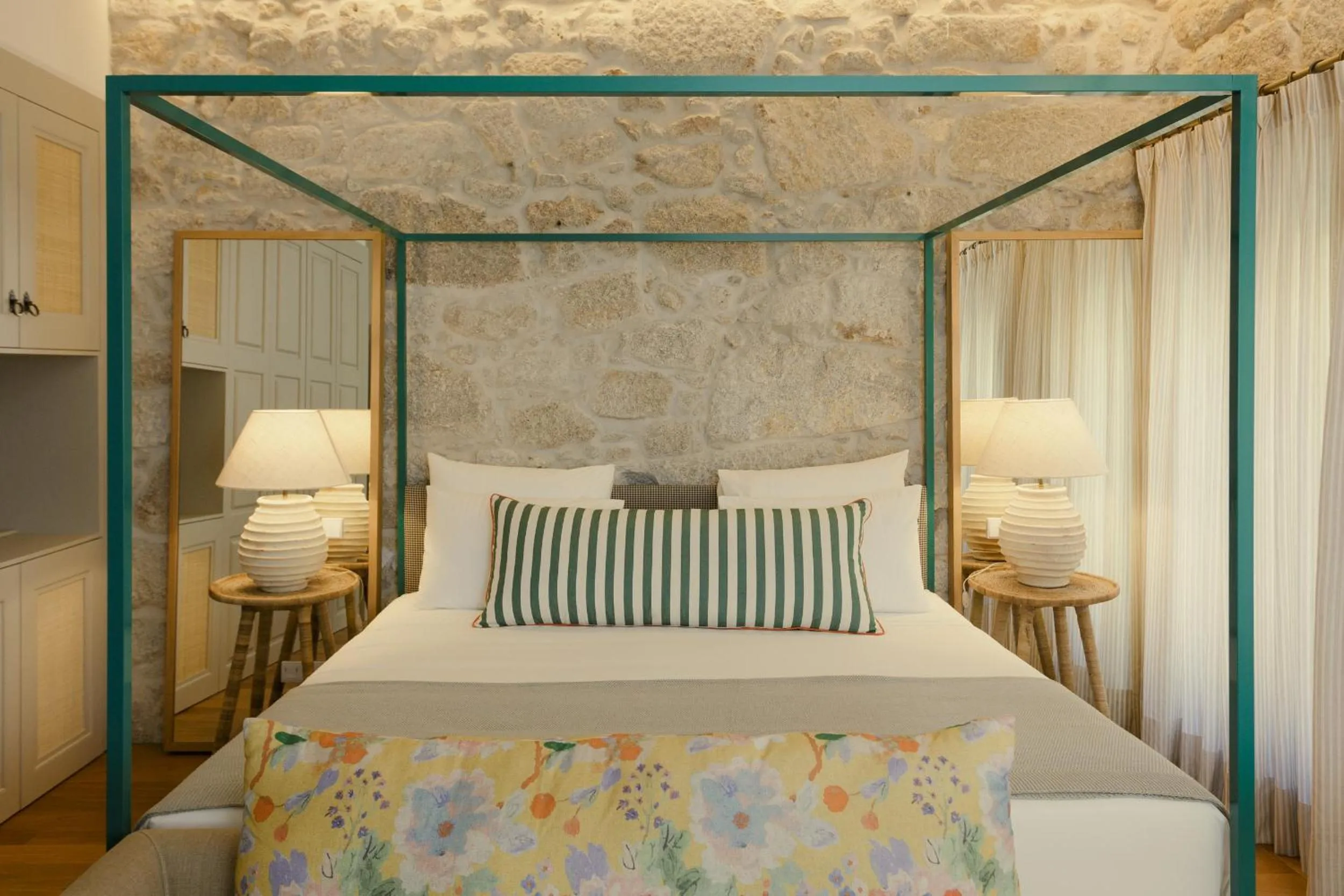 Suite with Bathtub in Torel Saboaria