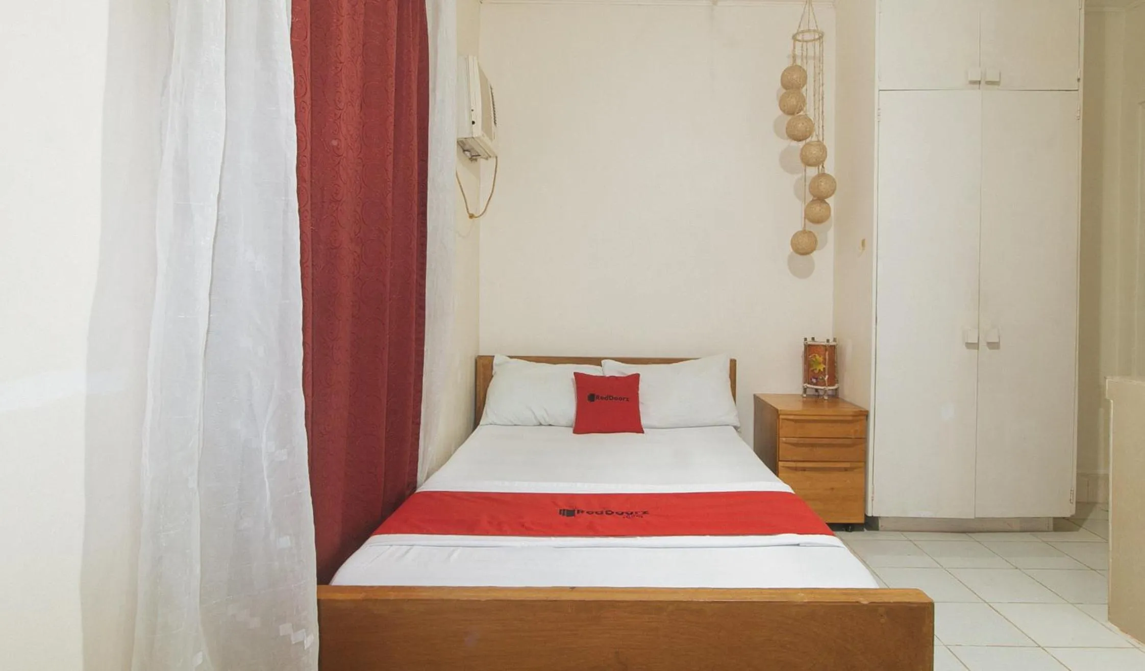 Standard Double Room in RedDoorz @ The V'Jour Hotel Angeles