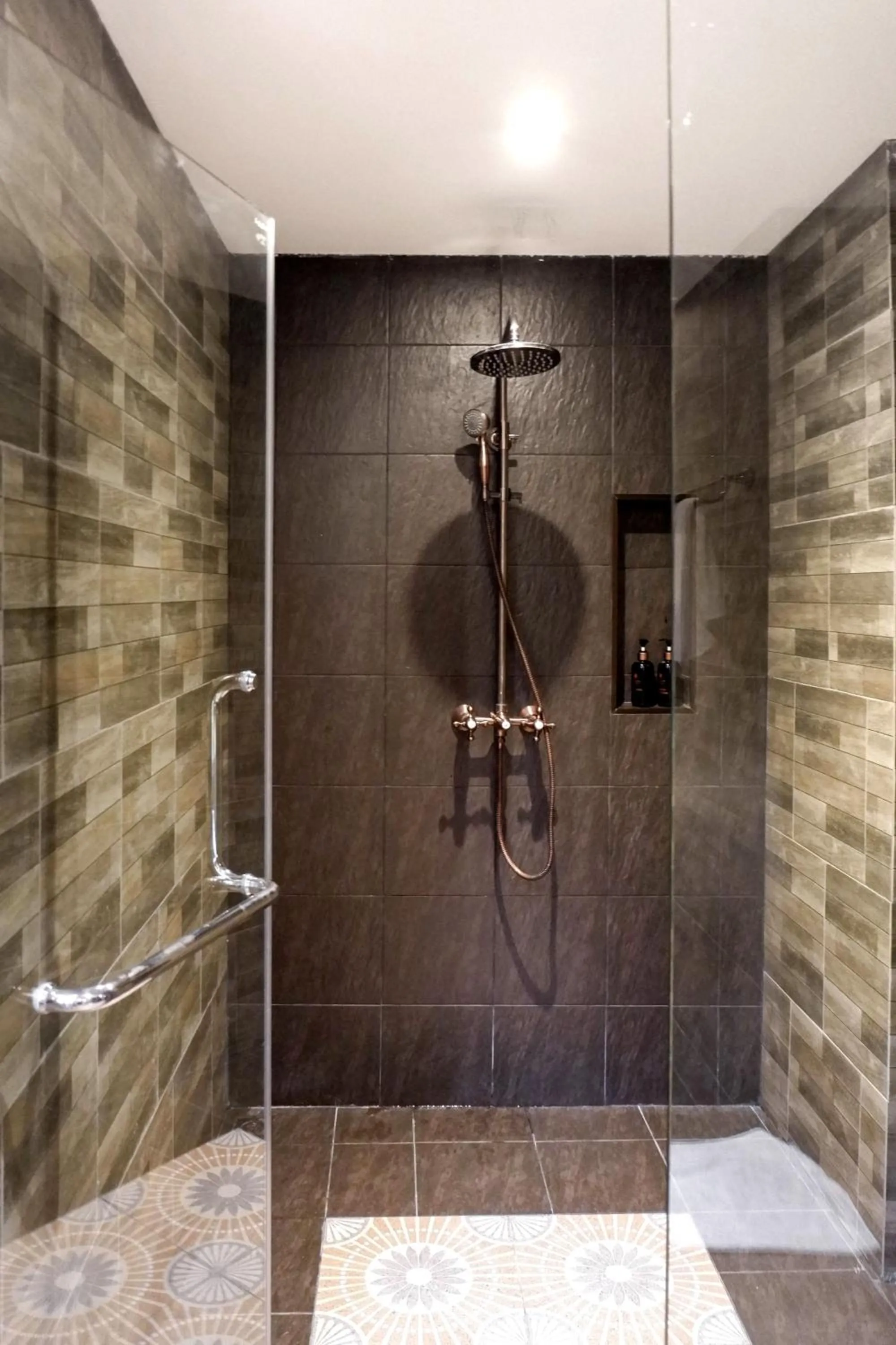 FLEXIBLE 24 HOURS STAY - Havana Deluxe King Room in The Quba Boutique Hotel Pattaya