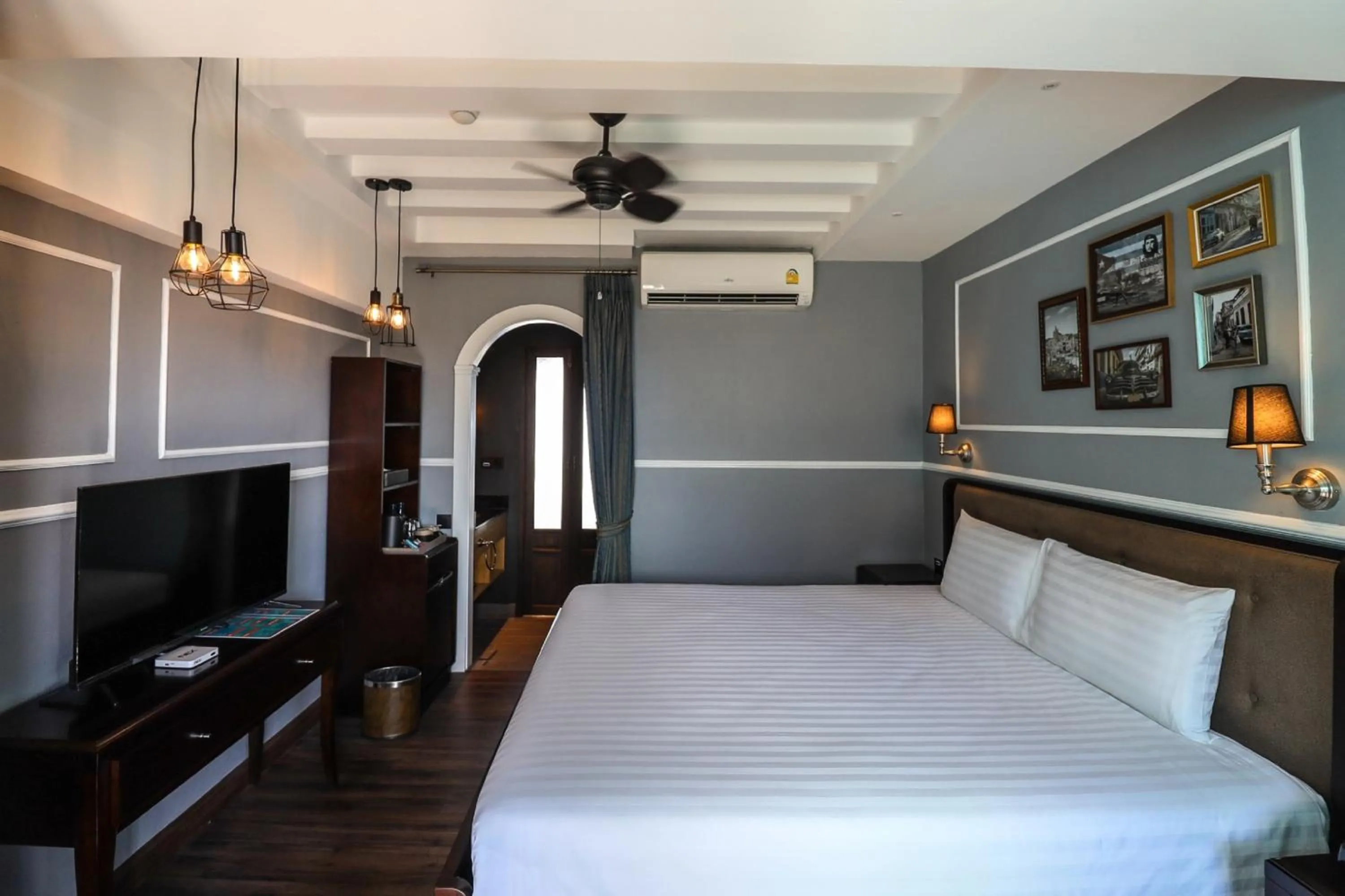 FLEXIBLE 24 HOURS STAY - Havana Premier King Room in The Quba Boutique Hotel Pattaya
