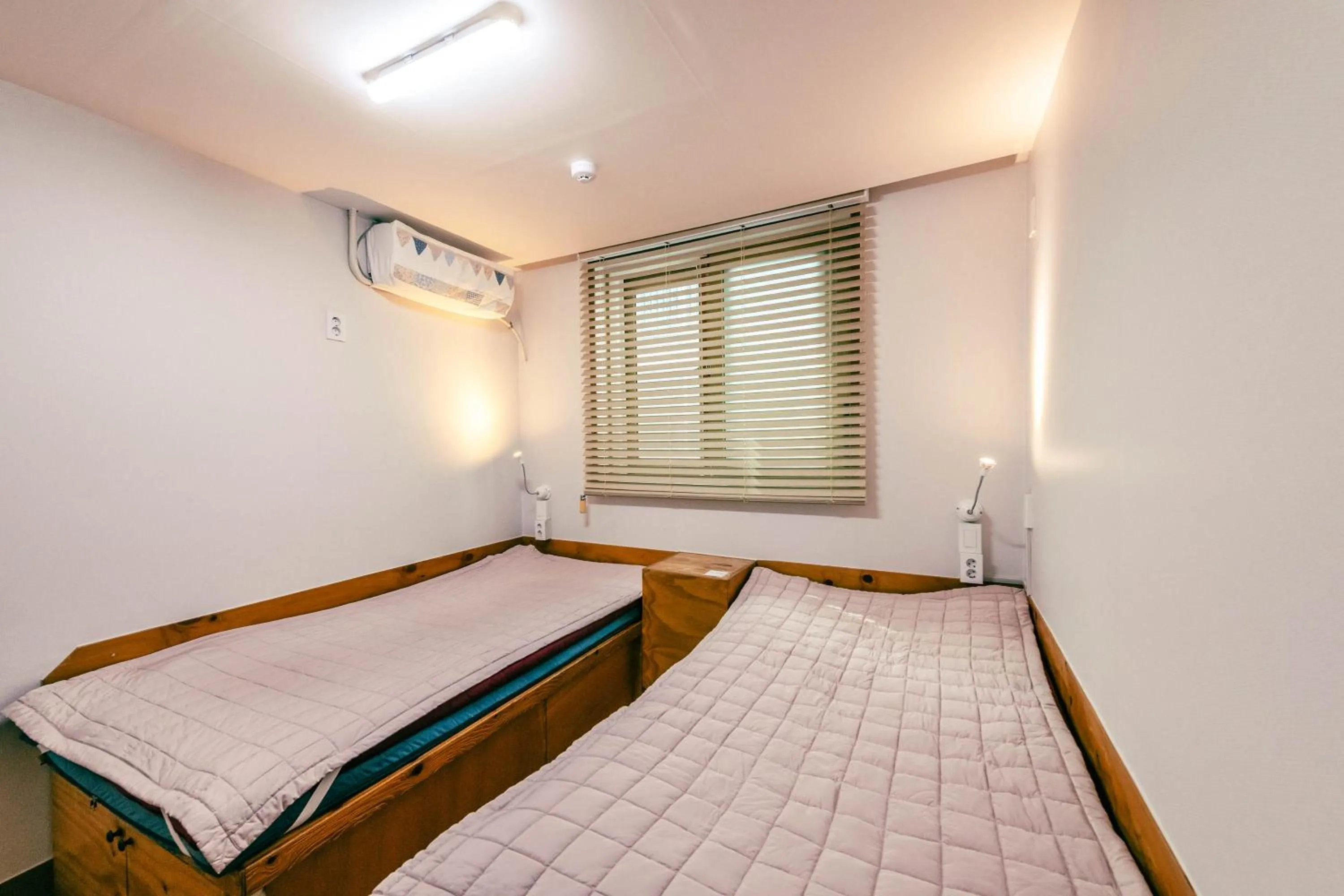 Twin Room in UWA Guesthouse