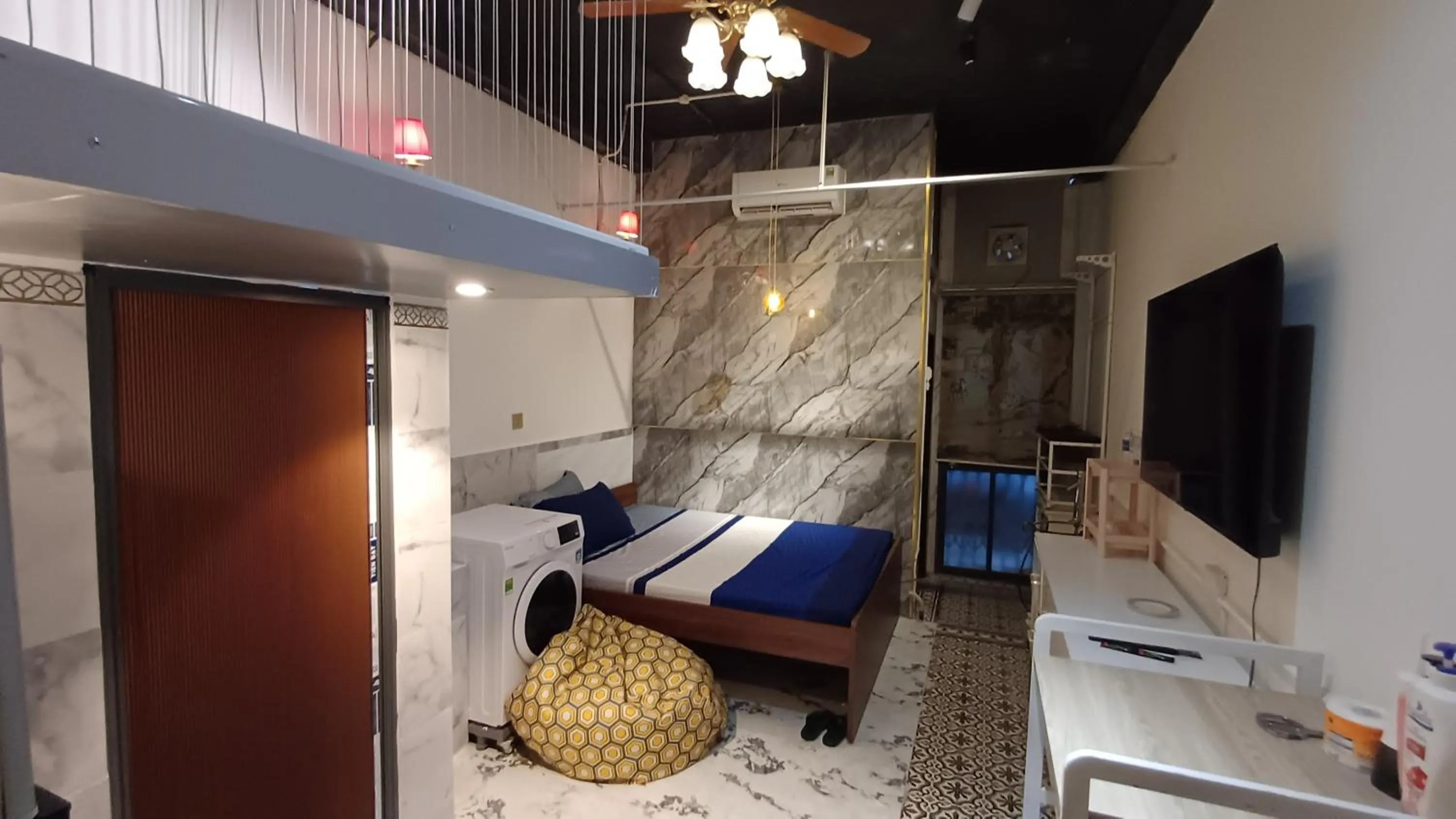 Economy Double Room in Homestay Hostel Apartment Minh Lộc