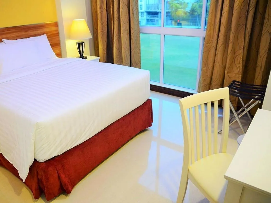 Deluxe Double Room with Side Sea View in The Grand View
