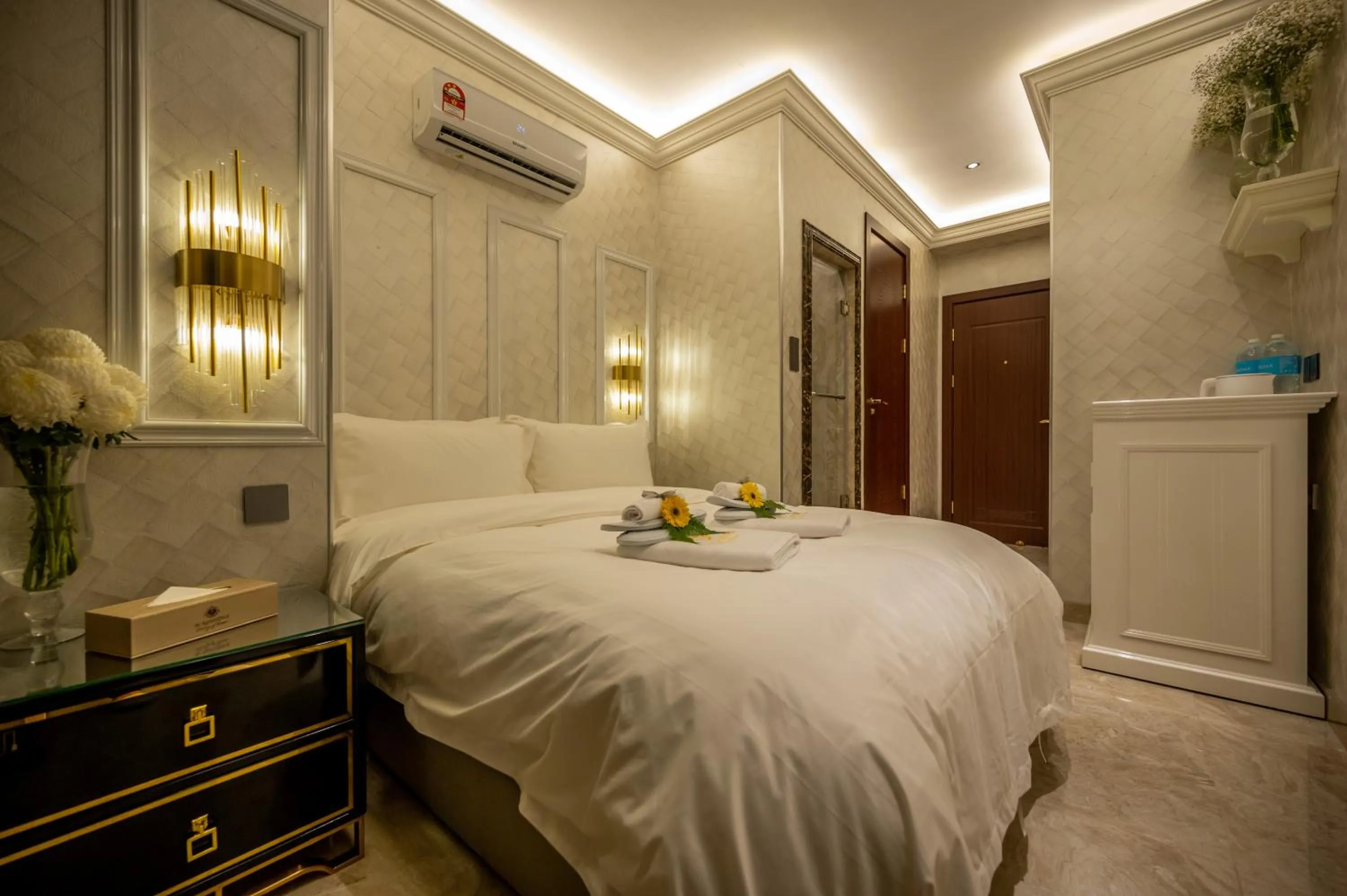 Deluxe Double Room in A Residence @ Between Hilton & Cititel Hotel