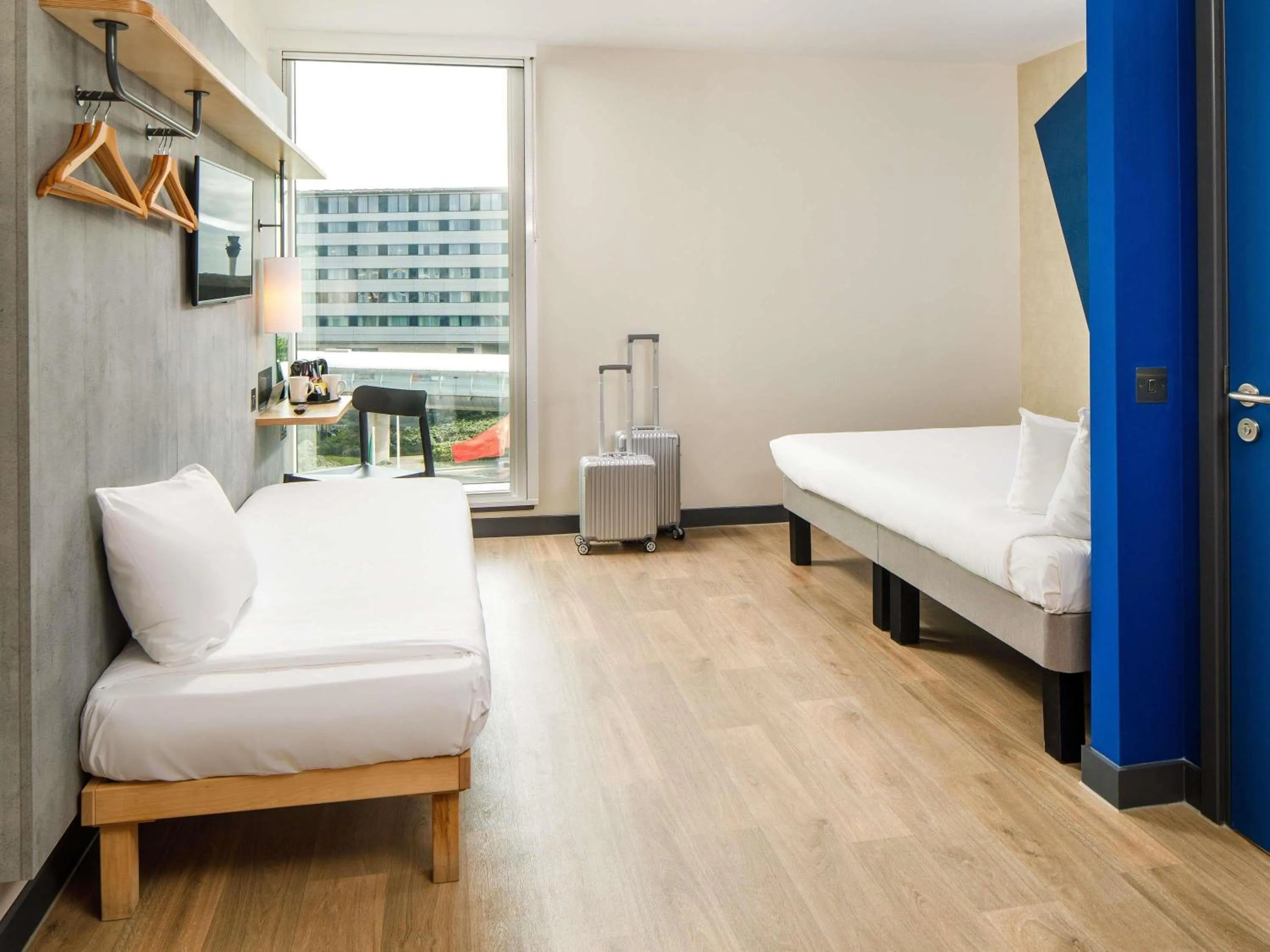 Standard Triple Room with One Double and One Single Bed - single occupancy in ibis budget Manchester Airport T2