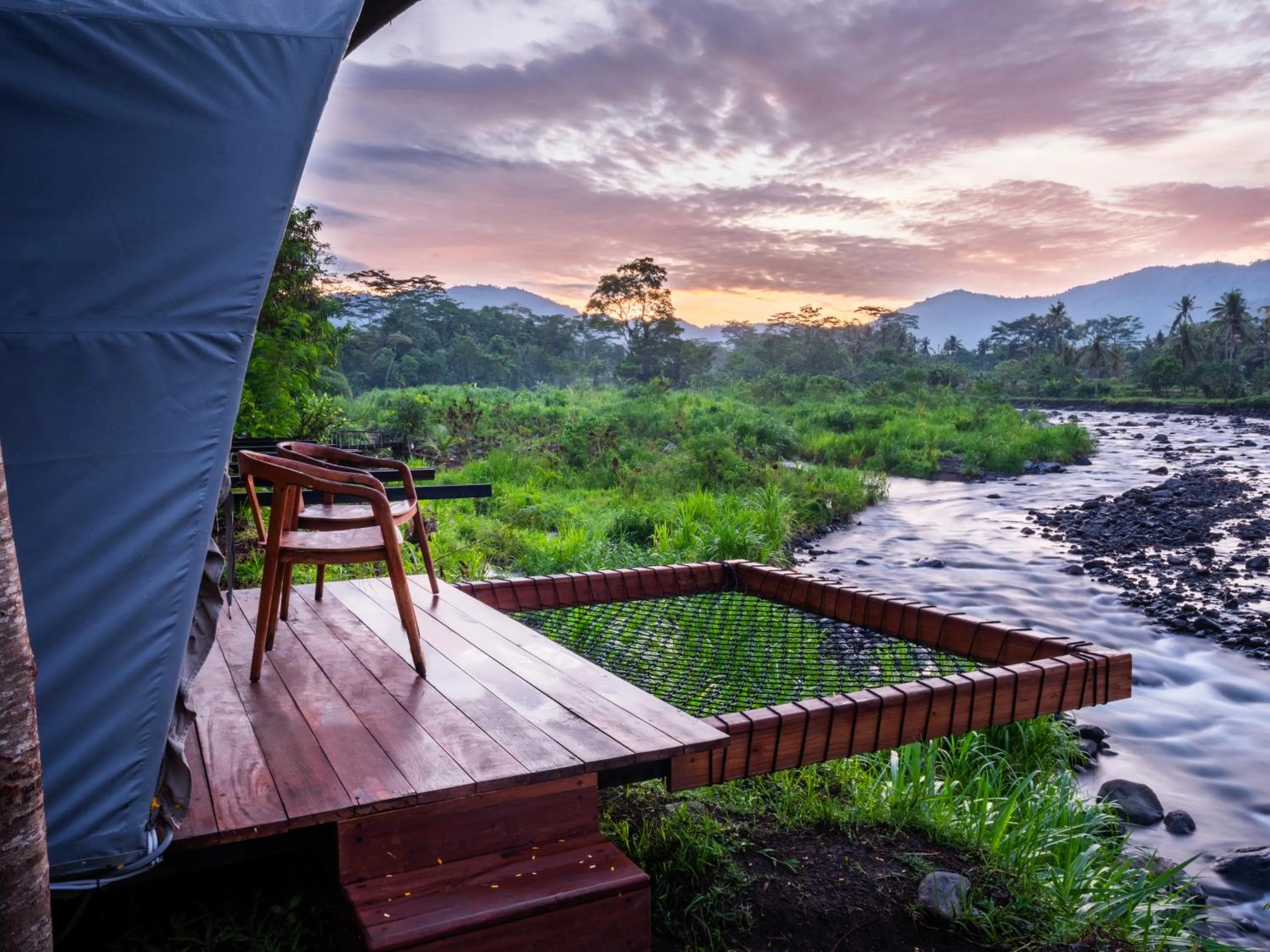 Deluxe Glamping in Natya River Sidemen