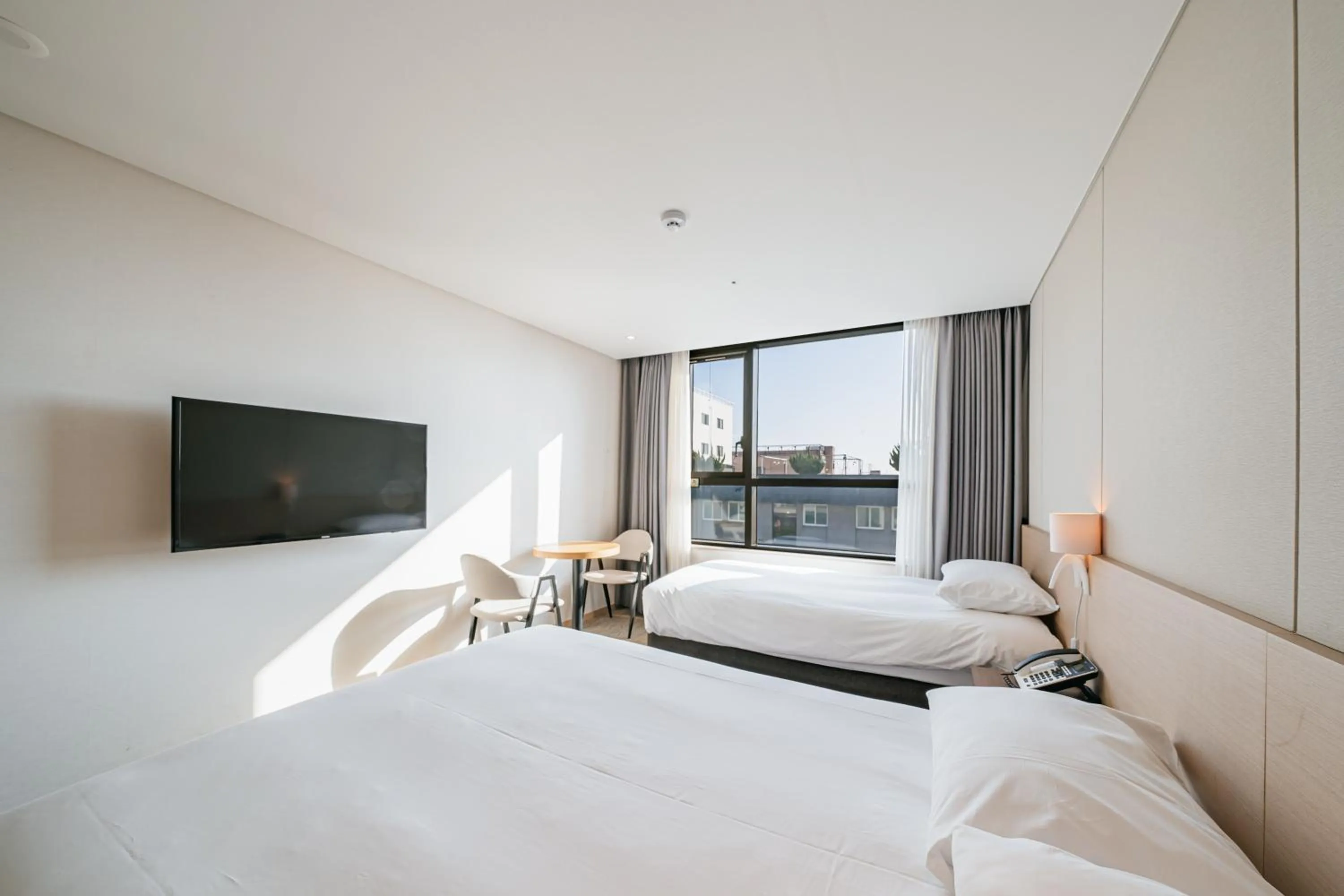 Deluxe Twin Room in Hotel Zinc