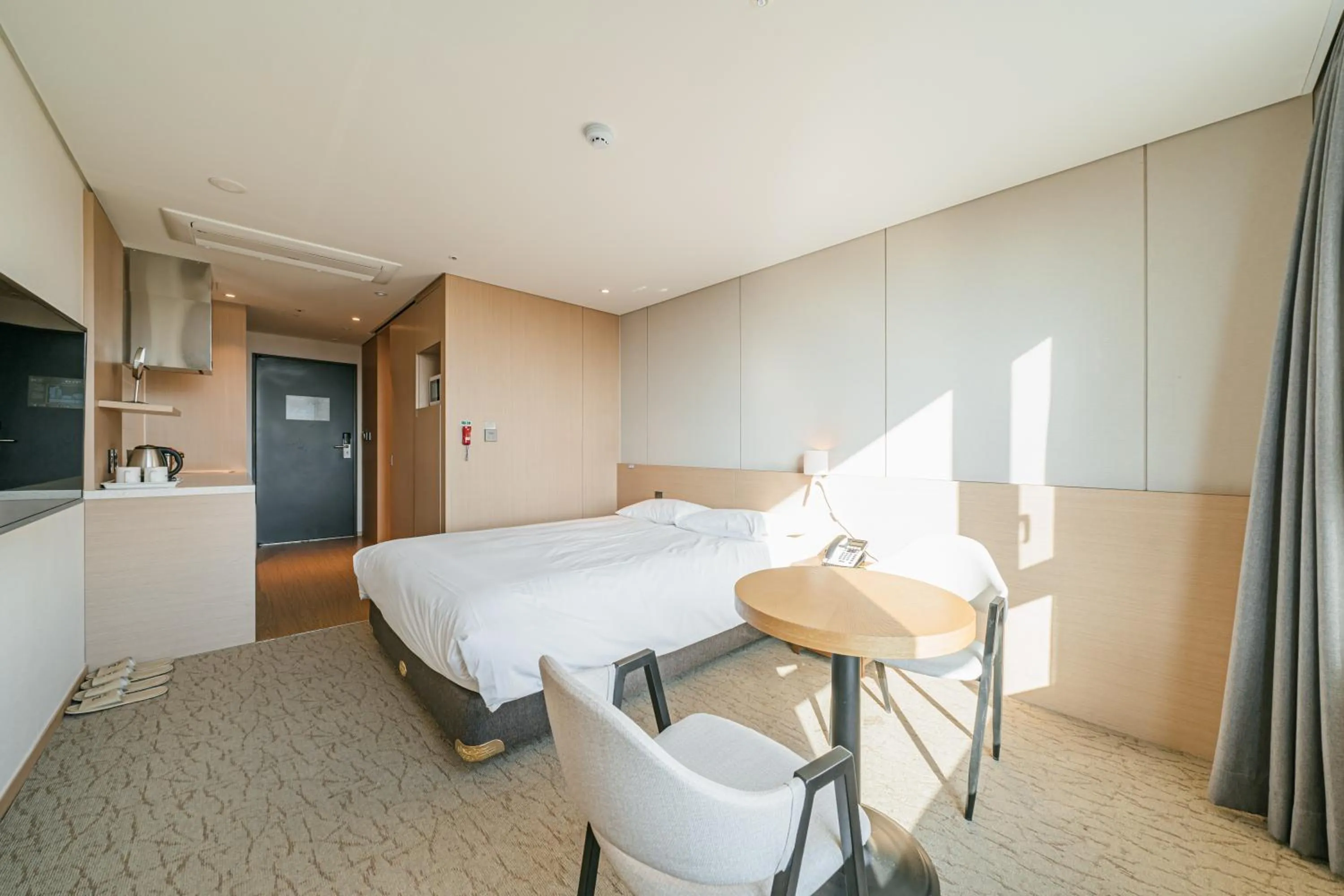 Superior Double Room in Hotel Zinc