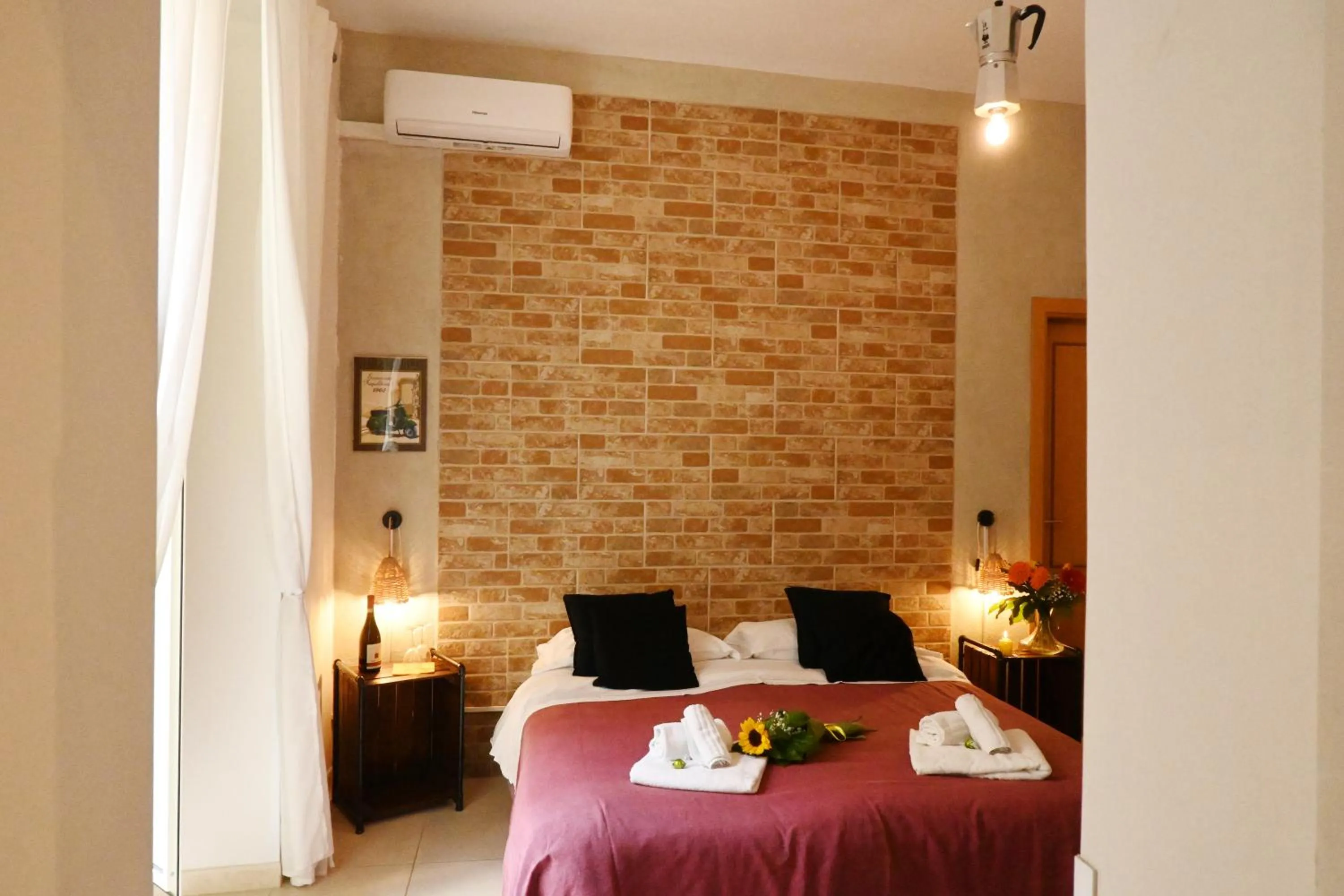 Standard Double or Twin Room in Napoli Cityscape