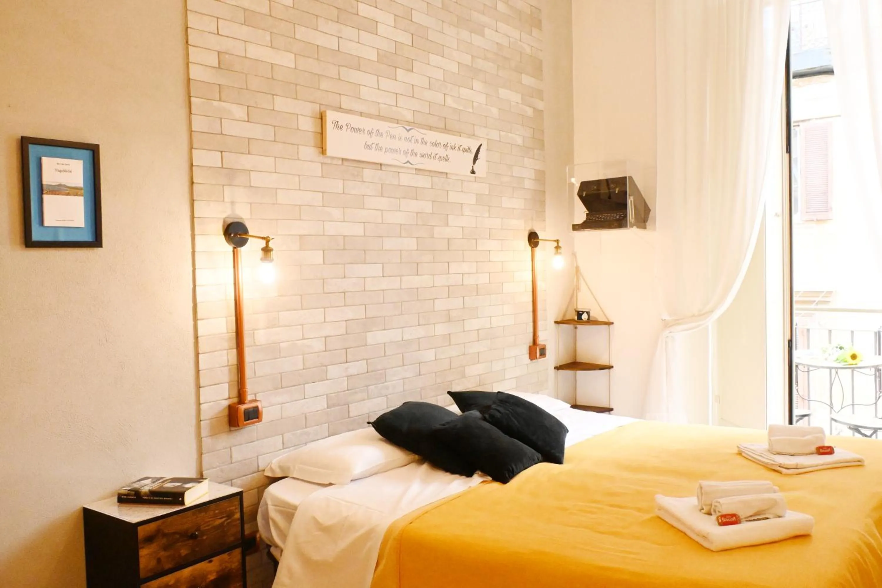 Superior Double or Twin Room with City View in Napoli Cityscape