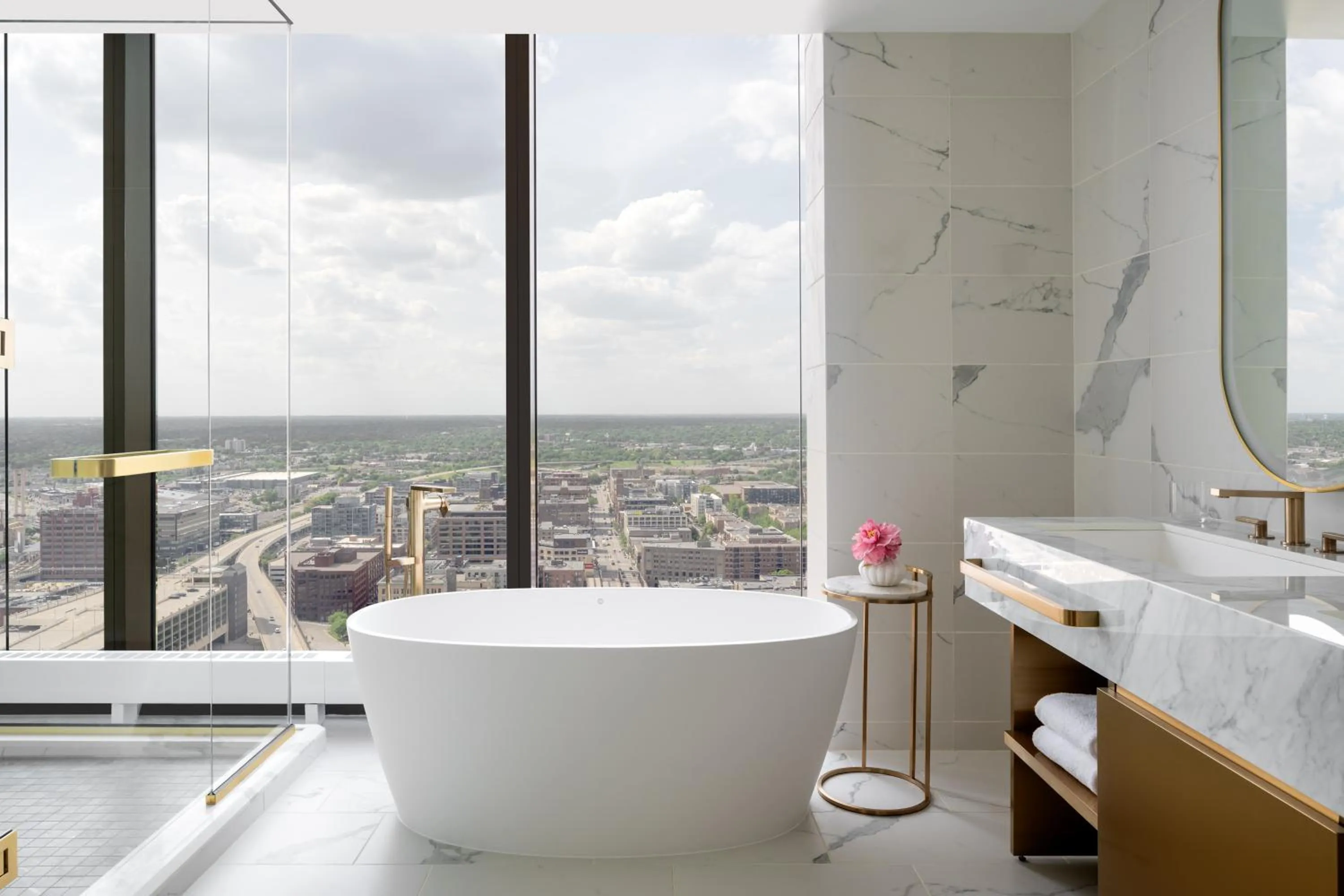 Executive Corner Suite with River View in Four Seasons Hotel Minneapolis