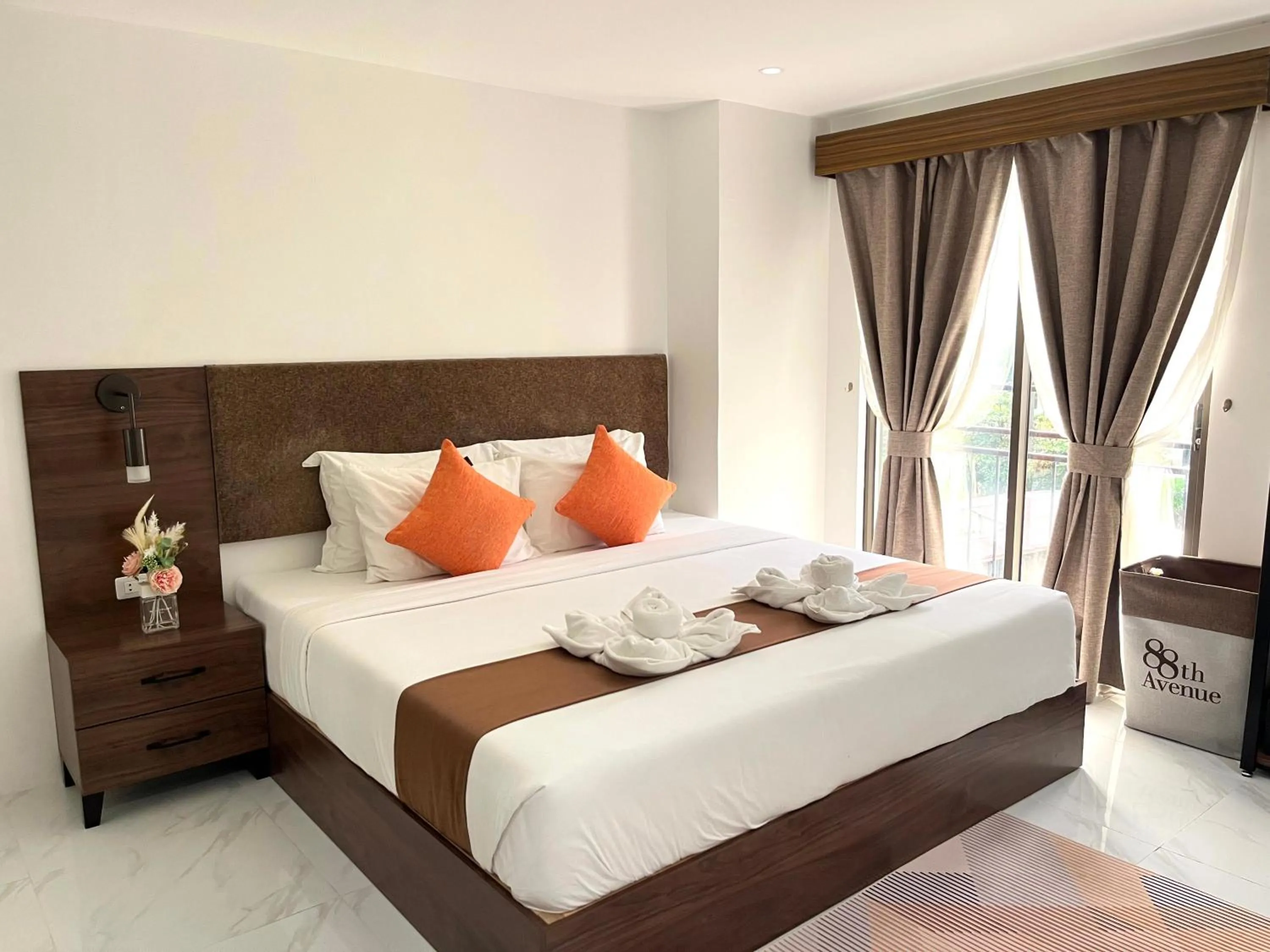 Two-Bedroom Suite in 88th Avenue